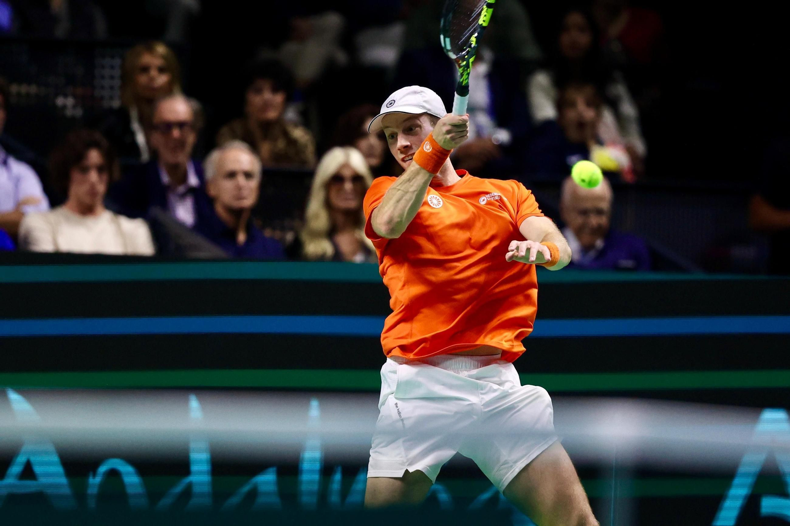 Paseo militar de Berrettini ante Van de Zandschulp e Italia se queda a un paso de la Copa Davis