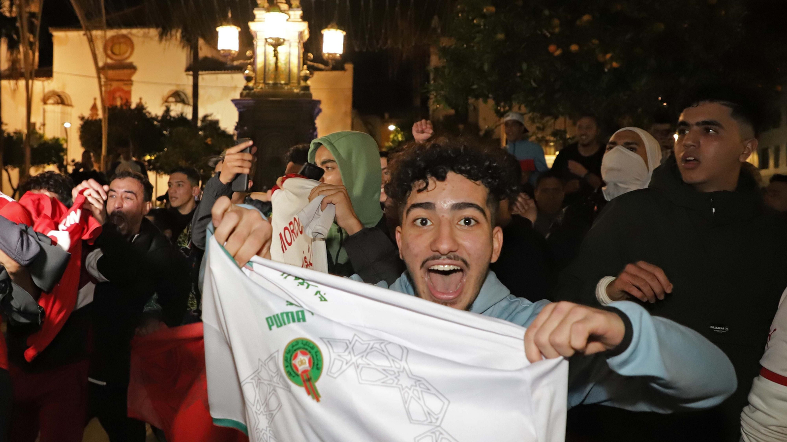 Fotos de la celebración en Algeciras de la victoria de Marruecos sobre España en Qatar