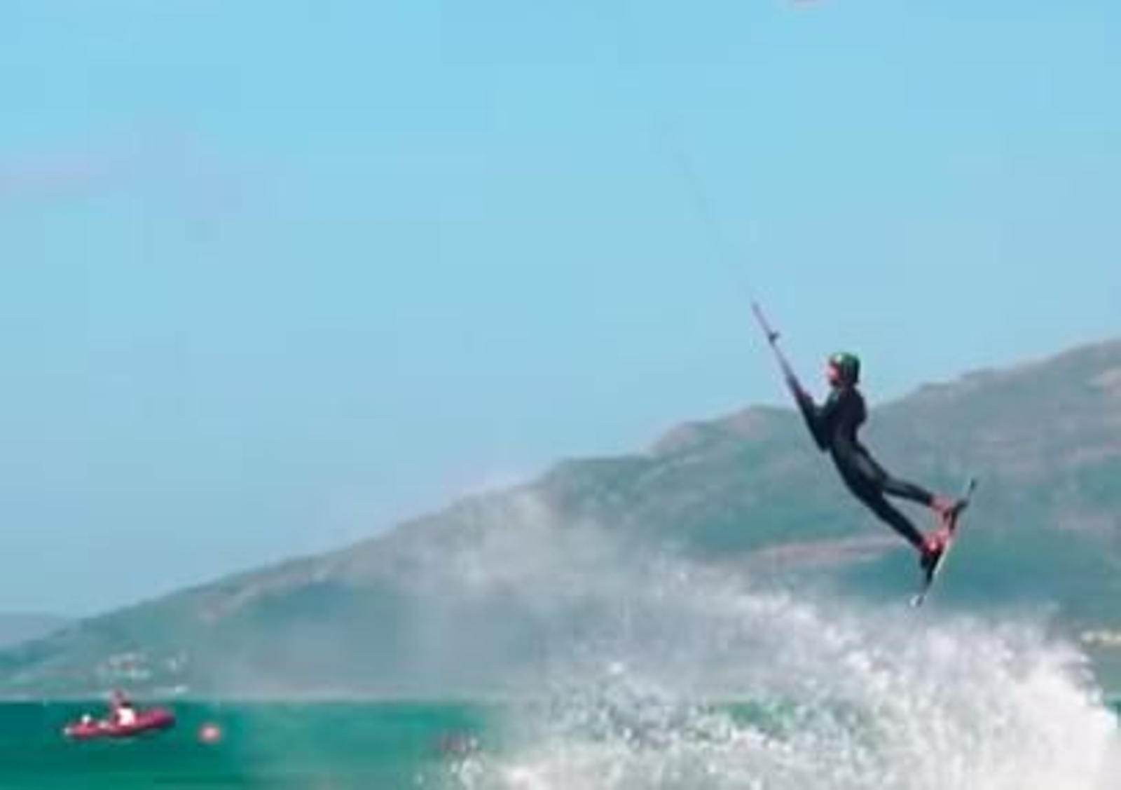 Lorenzo Casati en una pirueta en la costa de Tarifa