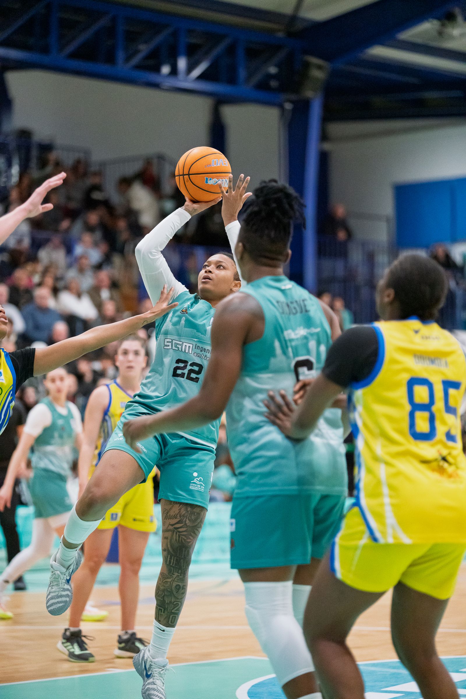 Esencial victoria del CAB Estepona ante el Spar Gran Canaria (80-64)