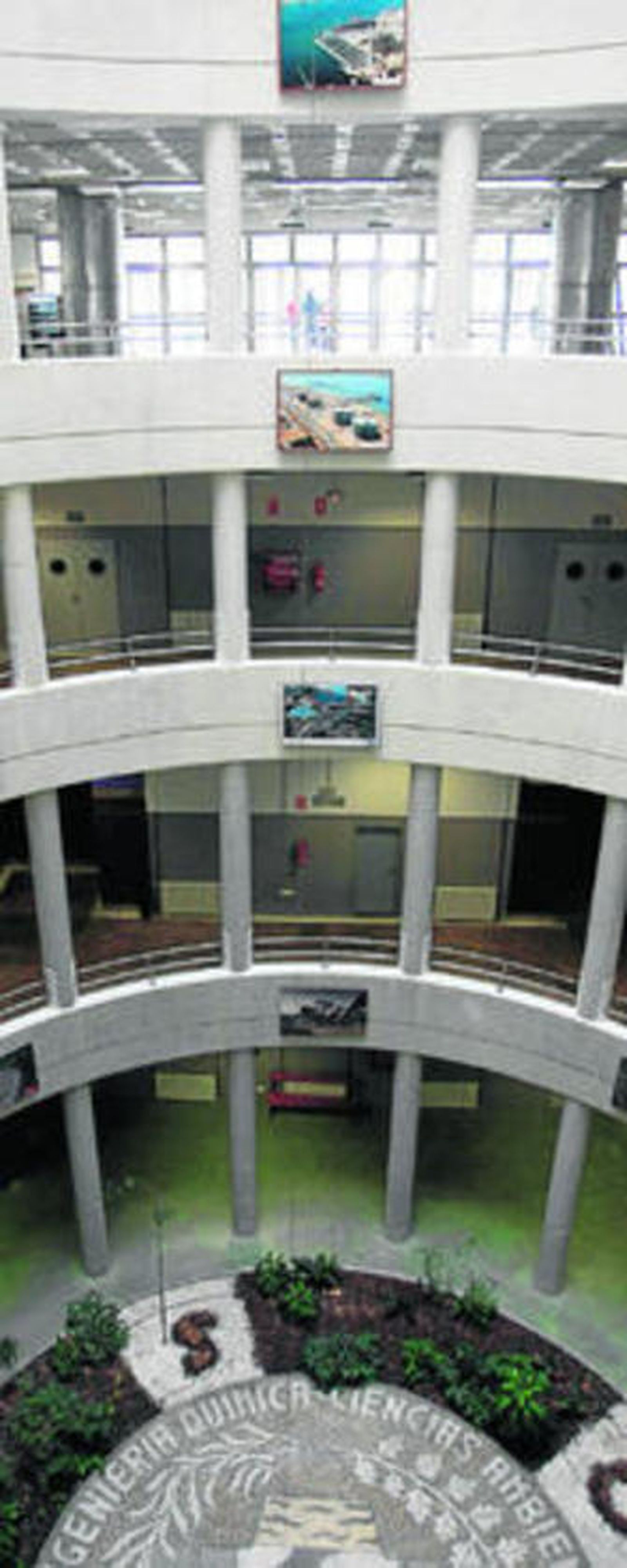 ETS de Ingeniería Química y Ciencias Ambientales.