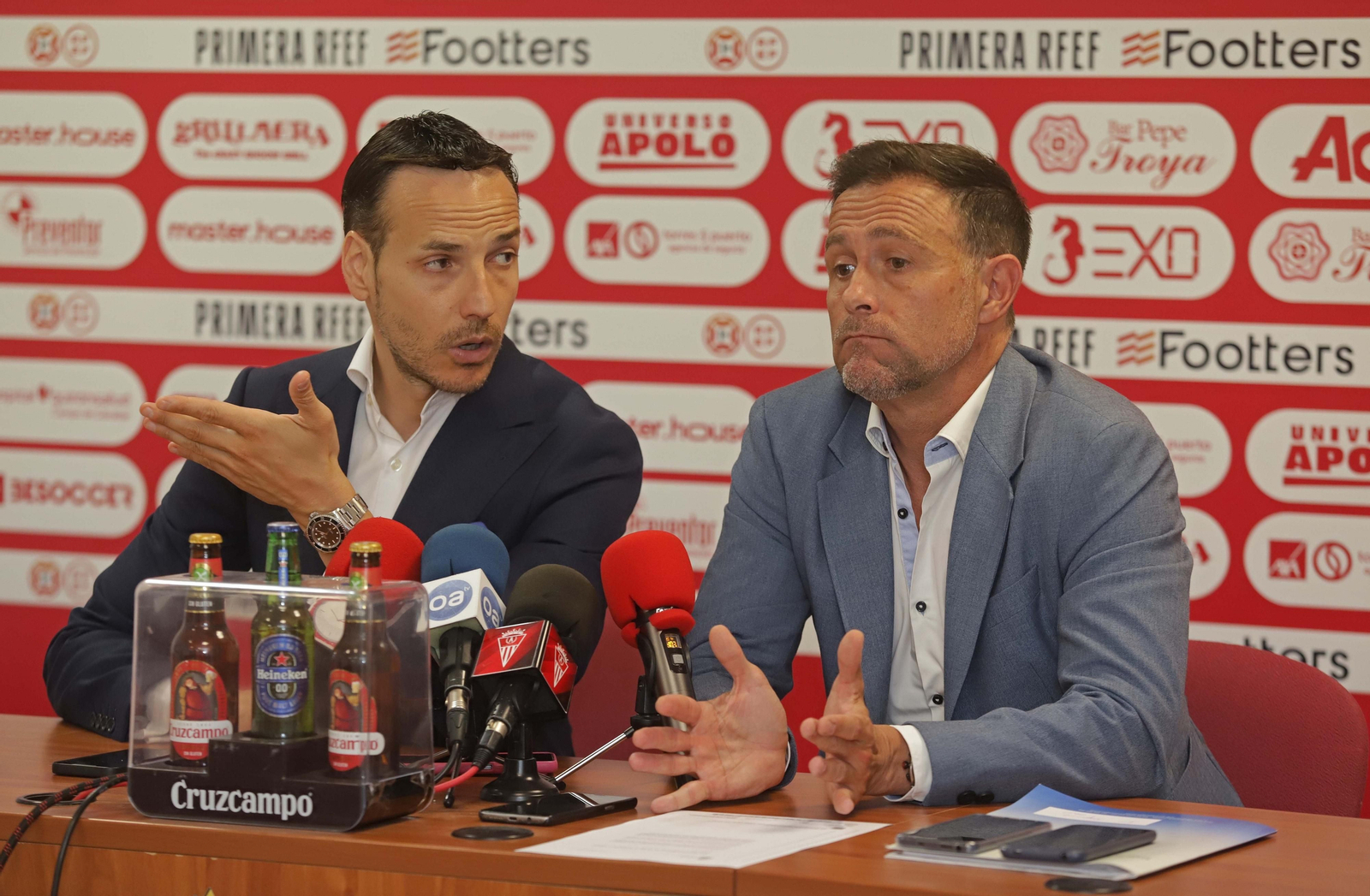 Félix Sancho y Miguel Ángel García, durante una rueda de prensa del Algeciras.