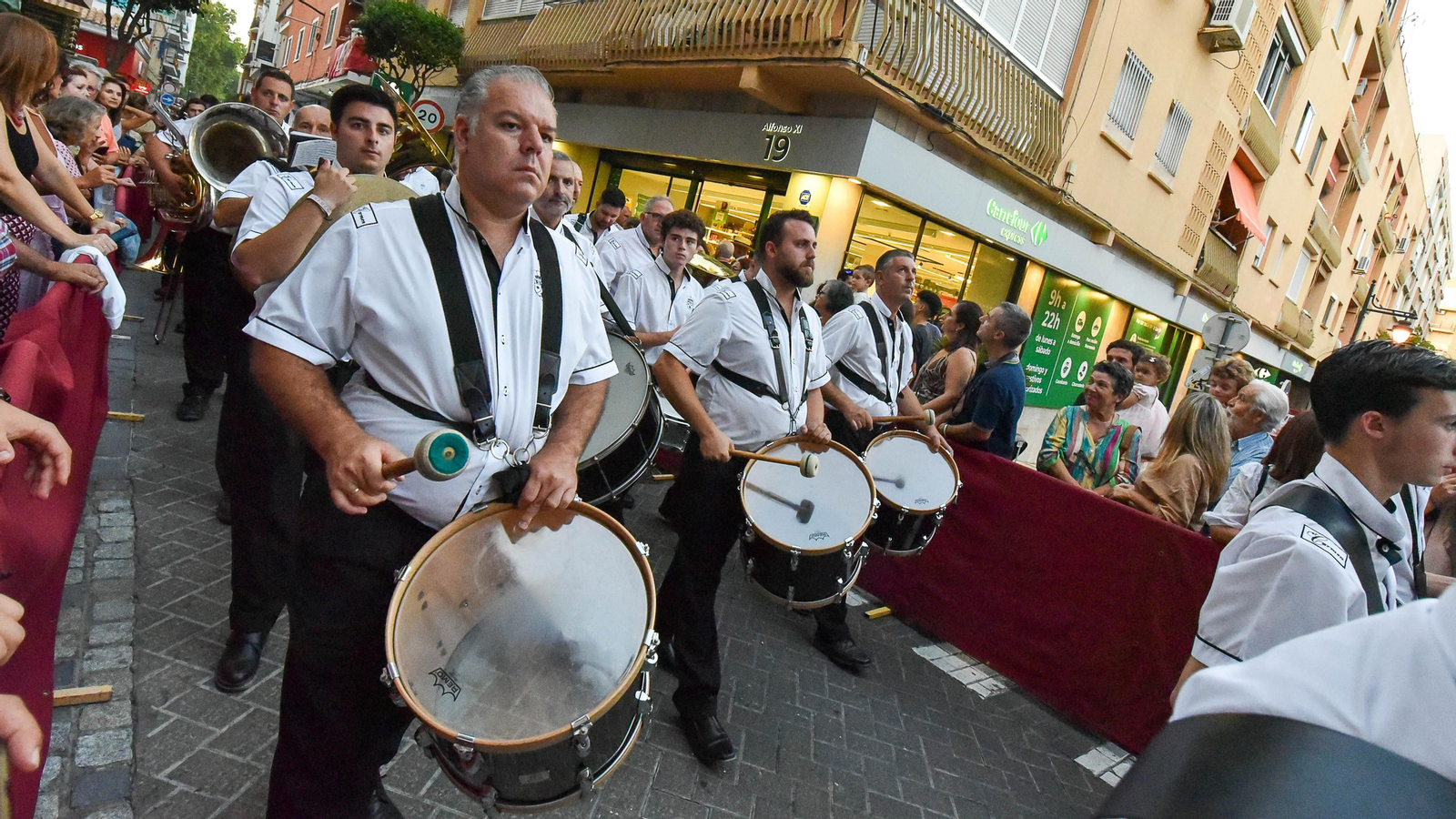 La Magna Mariana de Algeciras por la calle Convento, en imagenes