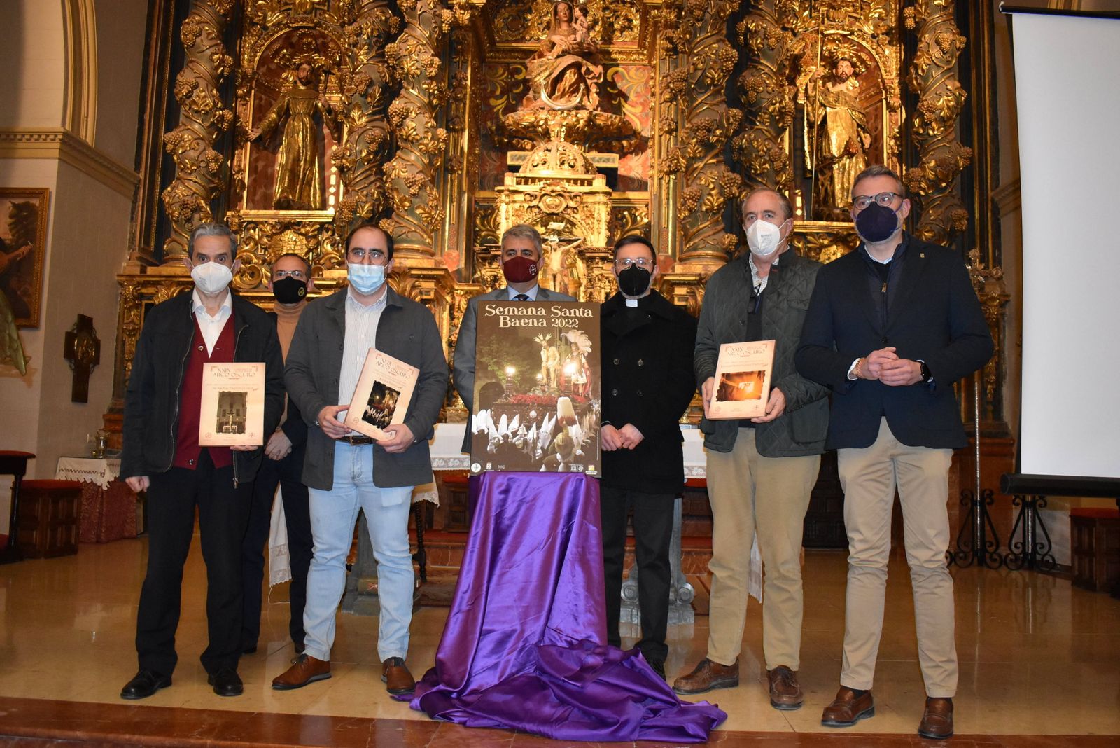 Presentación de las imágenes del Certamen de Fotografía Arco Oscuro de la Agrupación de Cofradías .