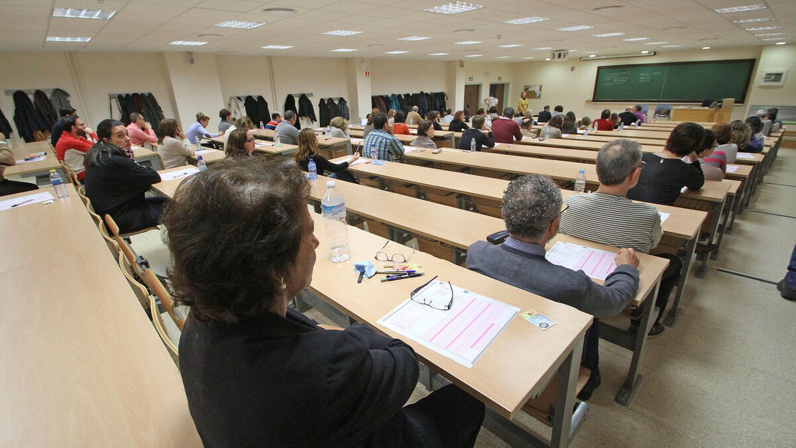 La Junta convoca oposiciones en Andalucía para cubrir 2.541 plazas de empleo público