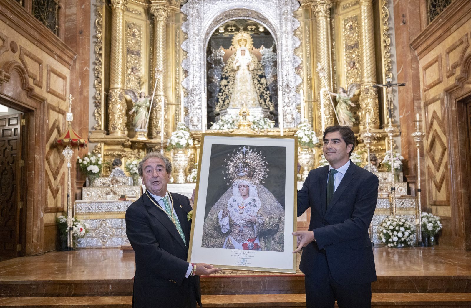 La visita del Betis a la Basílica de la Macarena., todas las fotos