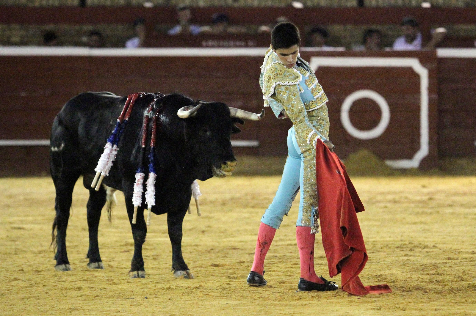 Juan Silva "Juanito" sale a hombros en la Plaza de toros La Merced, en imágenes