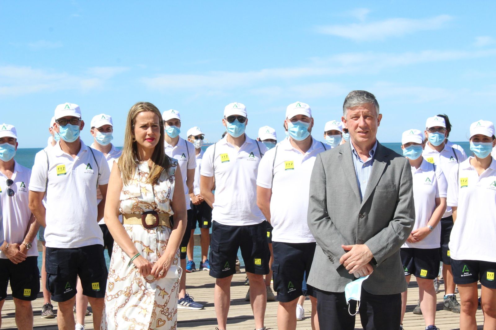 Bella Verano y Carmelo Romero en un encuentro con personal del 112