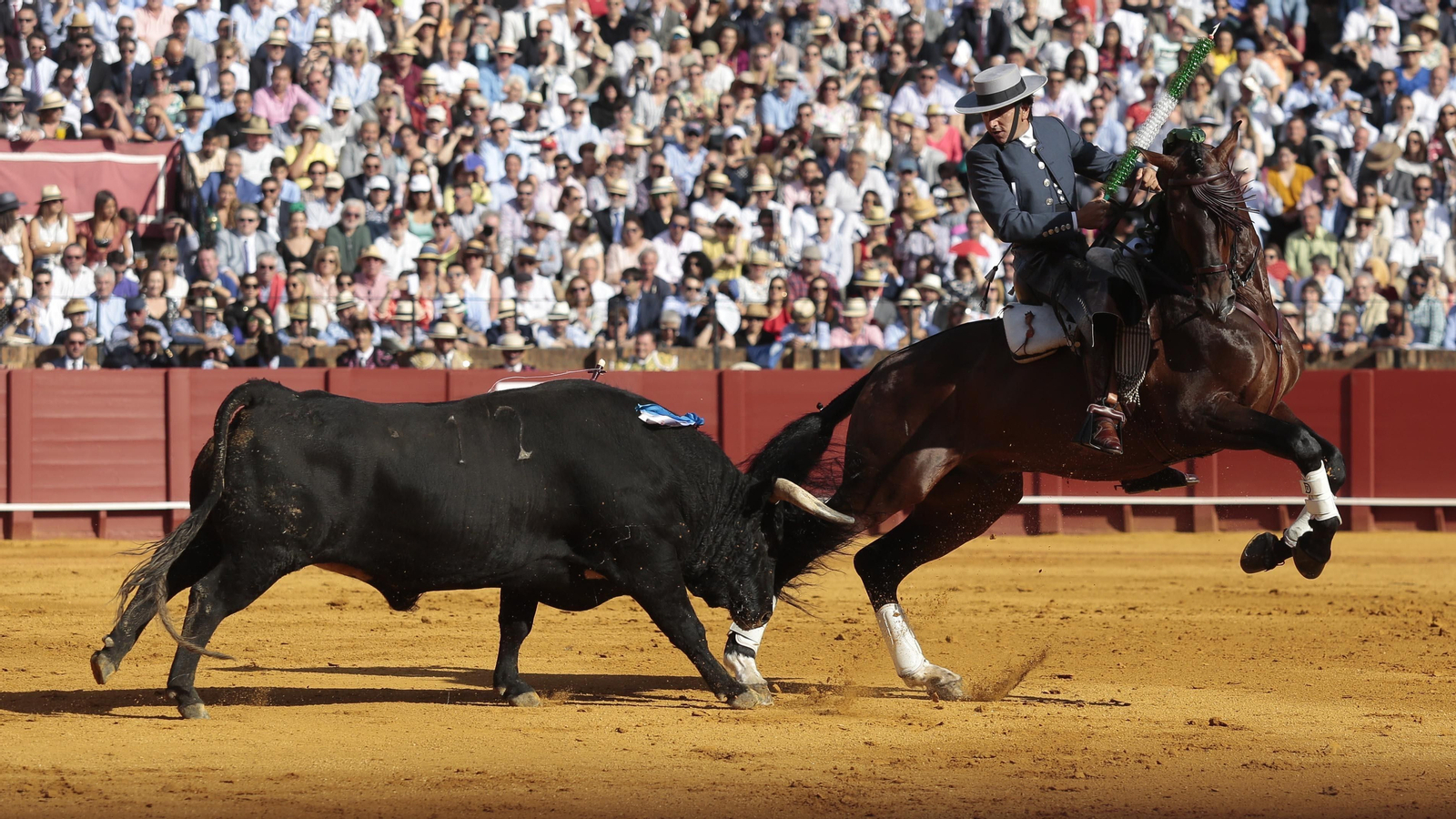 Las imágenes de la corrida mixta en la Maestranza