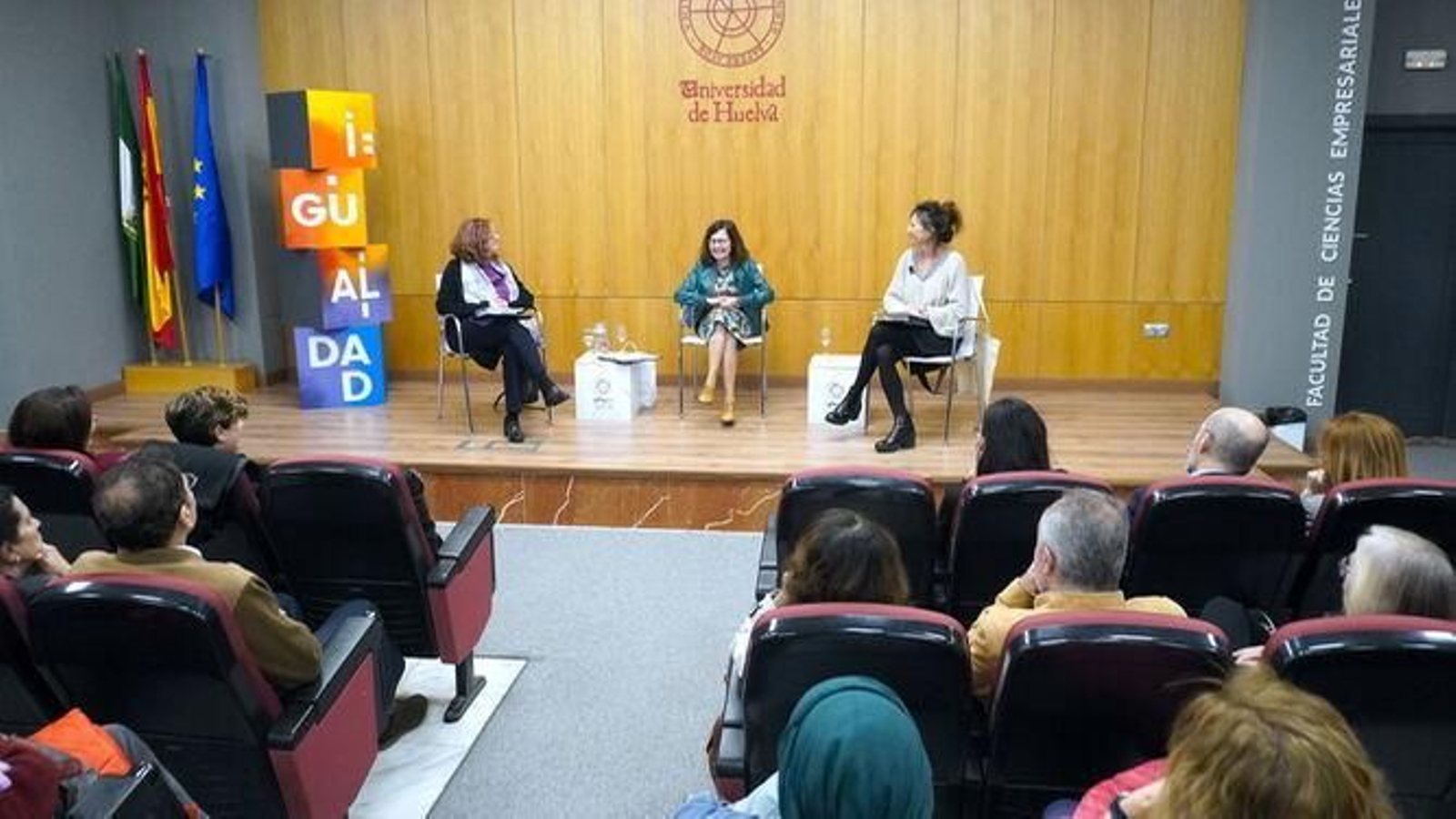 Presentación del libro de Encarnación Lemus en la Universidad de Huelva.