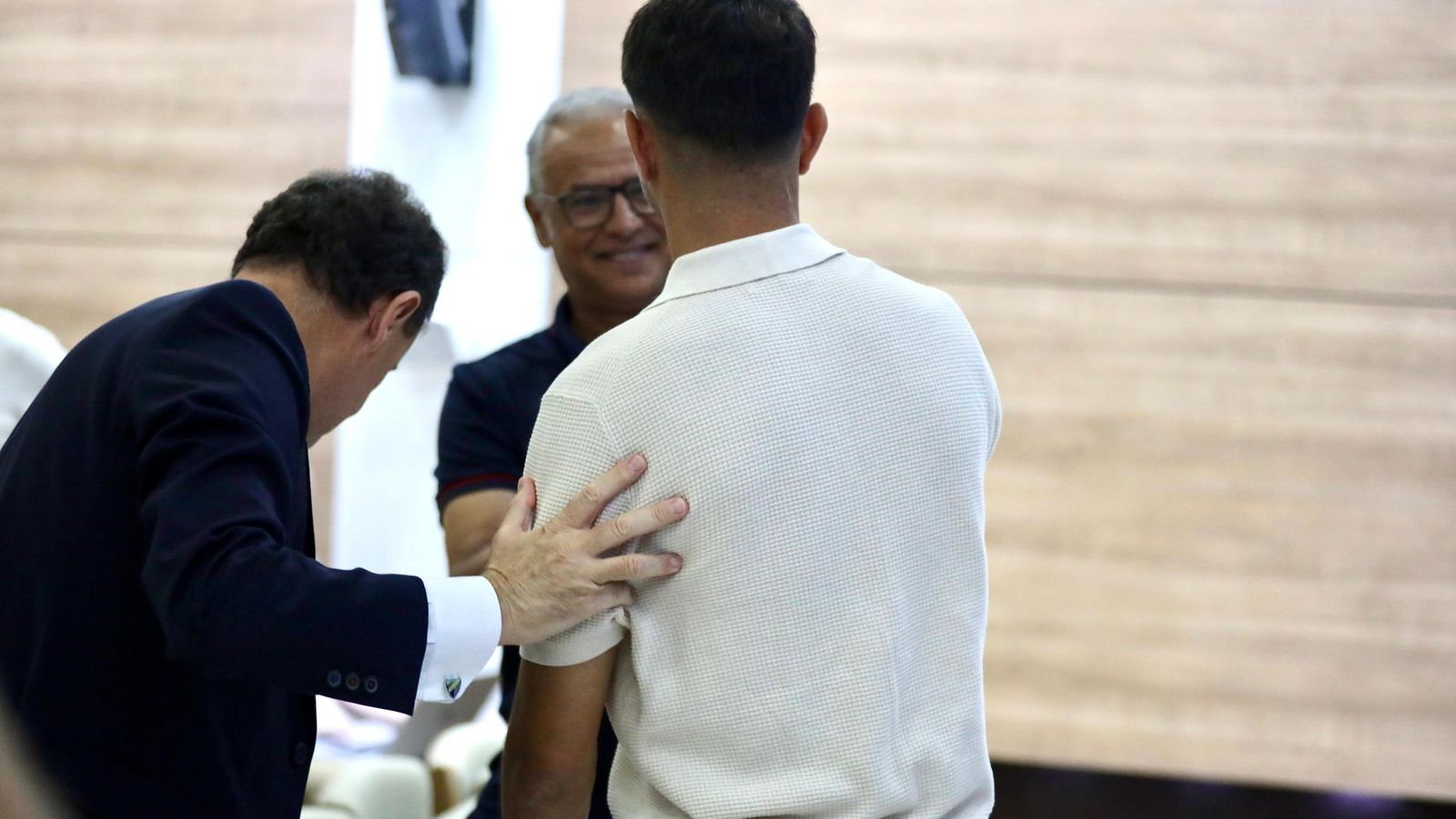 La renovación de Izan Merino y el balance de mercado de Loren, en fotos