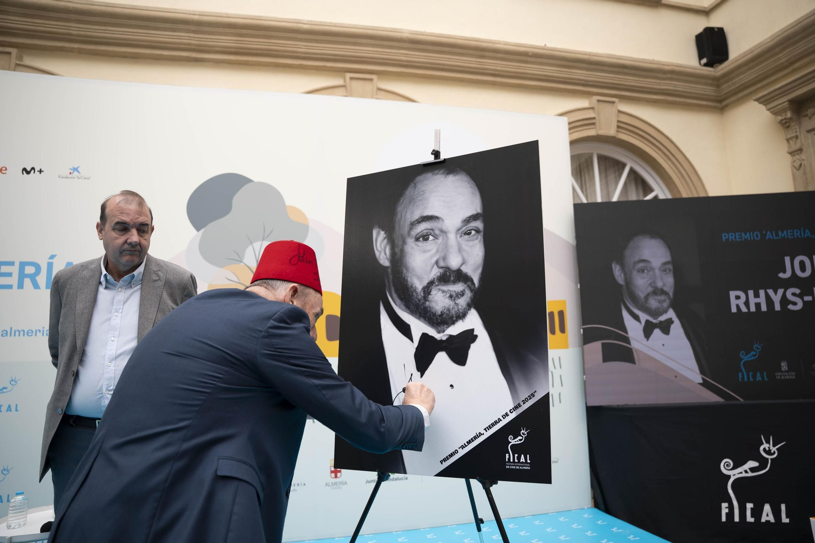 La estrella a JOHN RHYS-DAVIES luce en el paseo de la fama de Almería