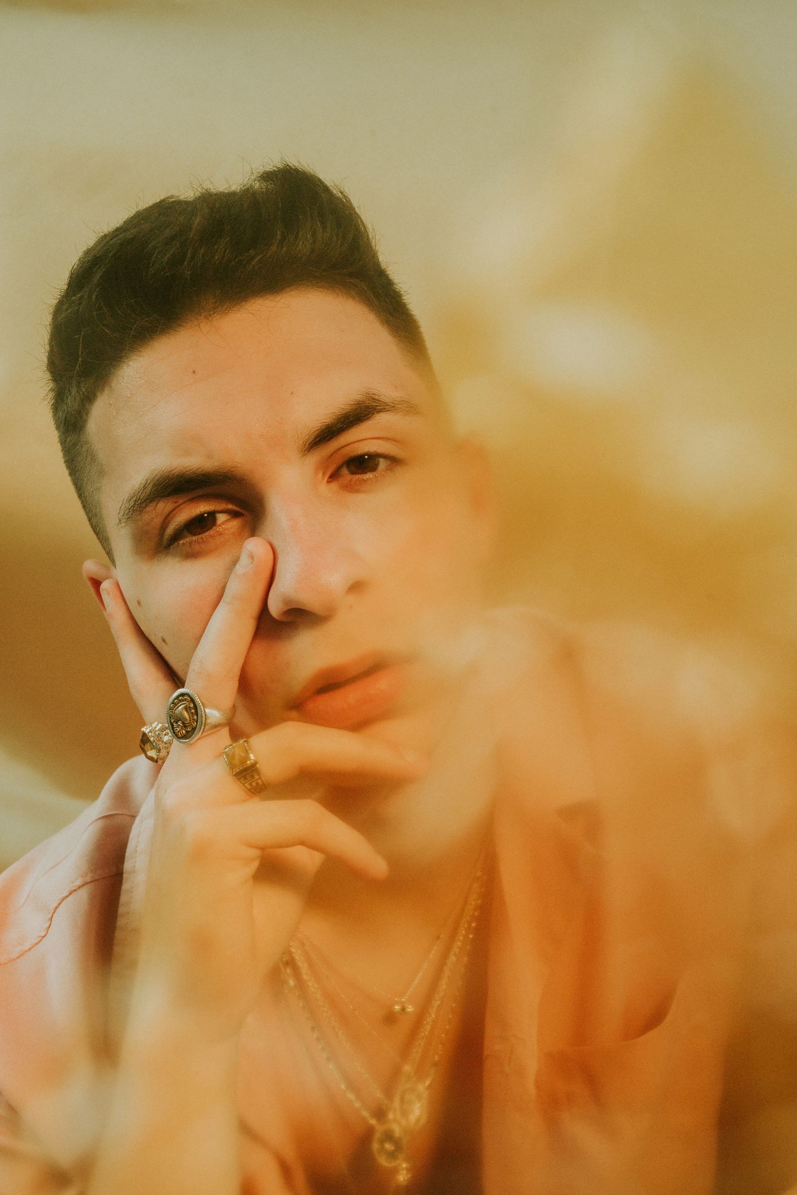 El artista Yeieme en una foto de promoción de su disco.