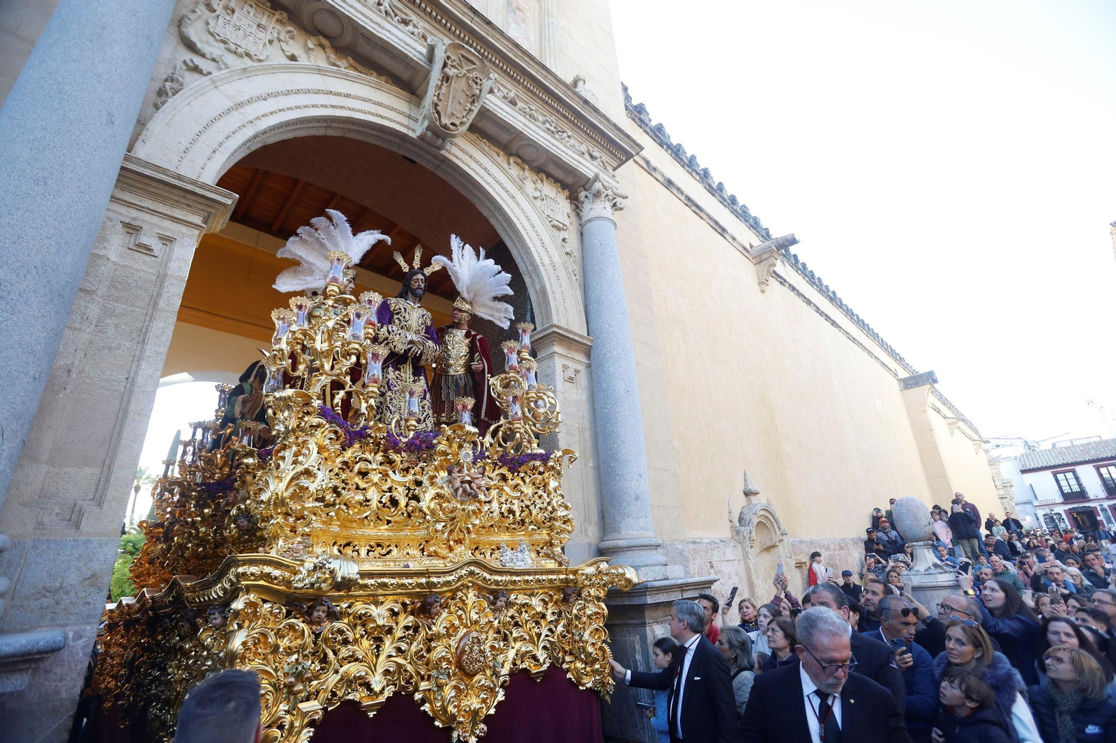 El traslado de la Estrella en este Sábado Santo de Córdoba, en imágenes
