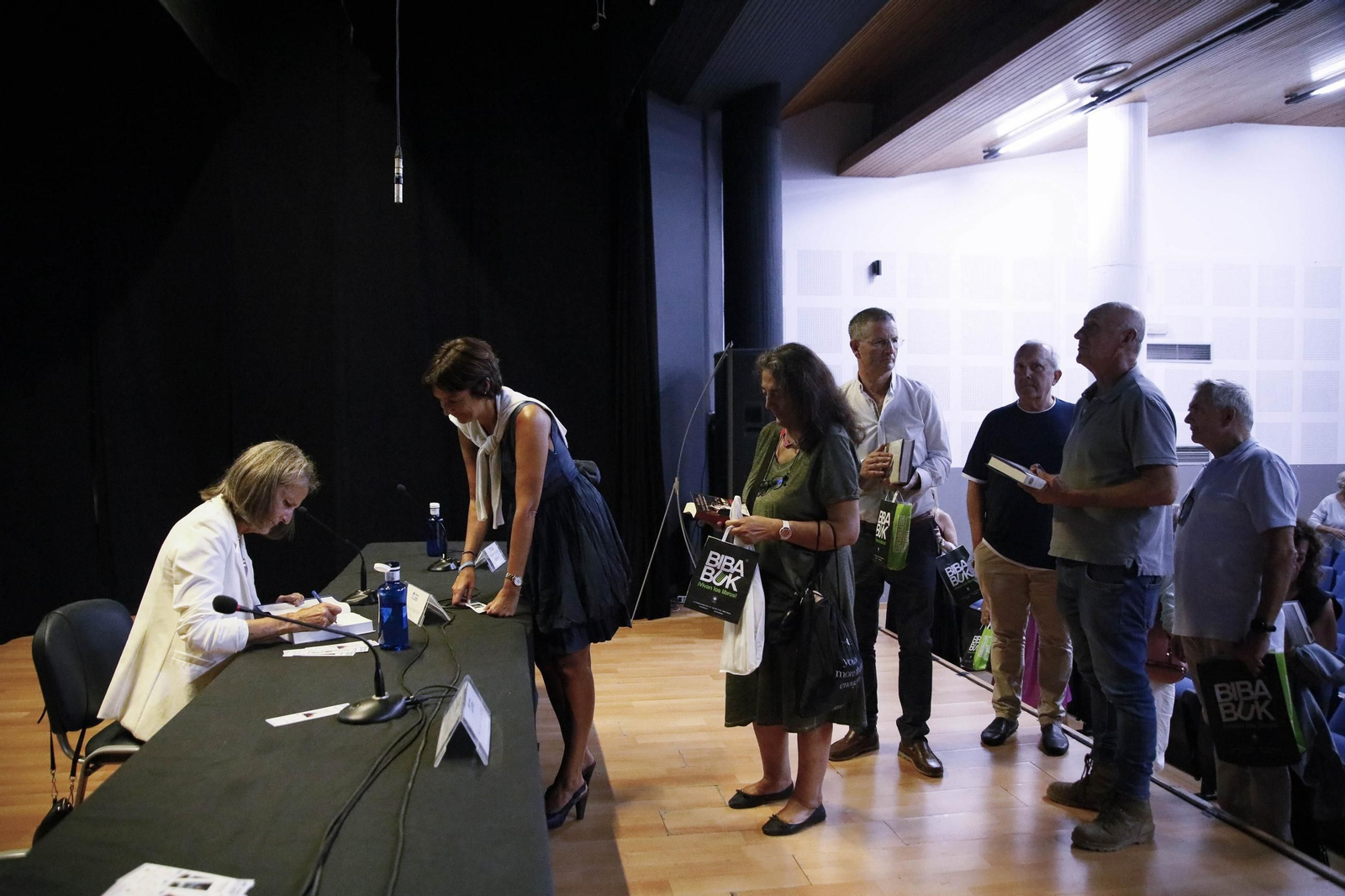 Las imágenes del diario de los libros con Isabel San Sebastián