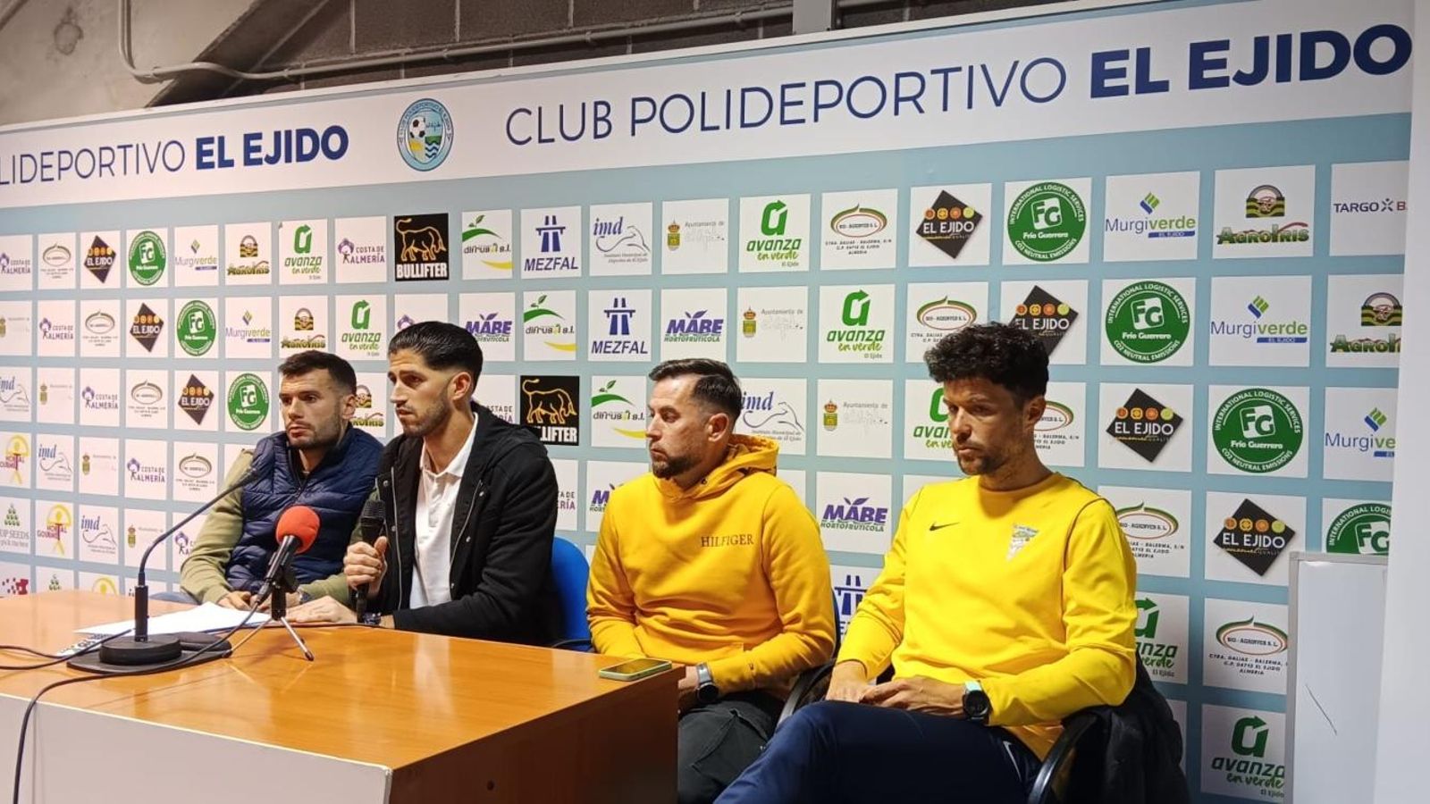 Chico, Godino, Carlos Jiménez e Inda, en la última rueda de prensa del club ejidense.