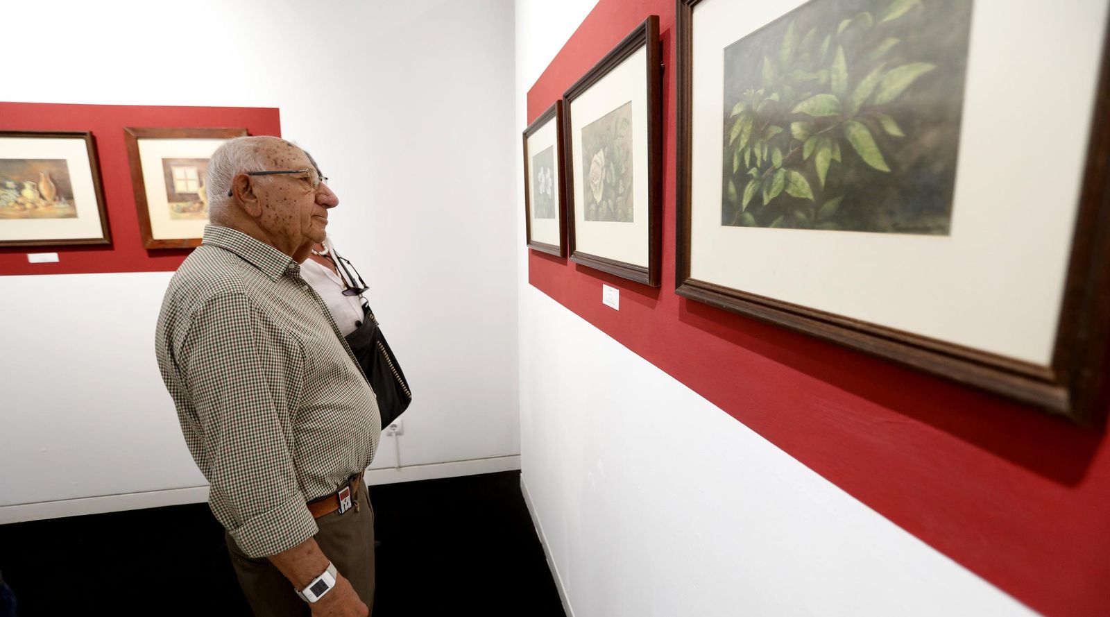 Fotos de la exposición de acuarelas y dibujos de Antonio Torremocha en La Línea