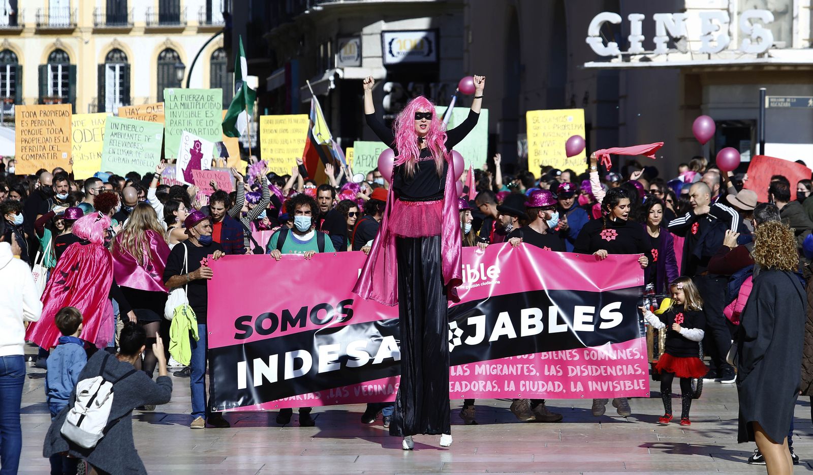 La manifestación de La Casa Invisible de Málaga, en fotos