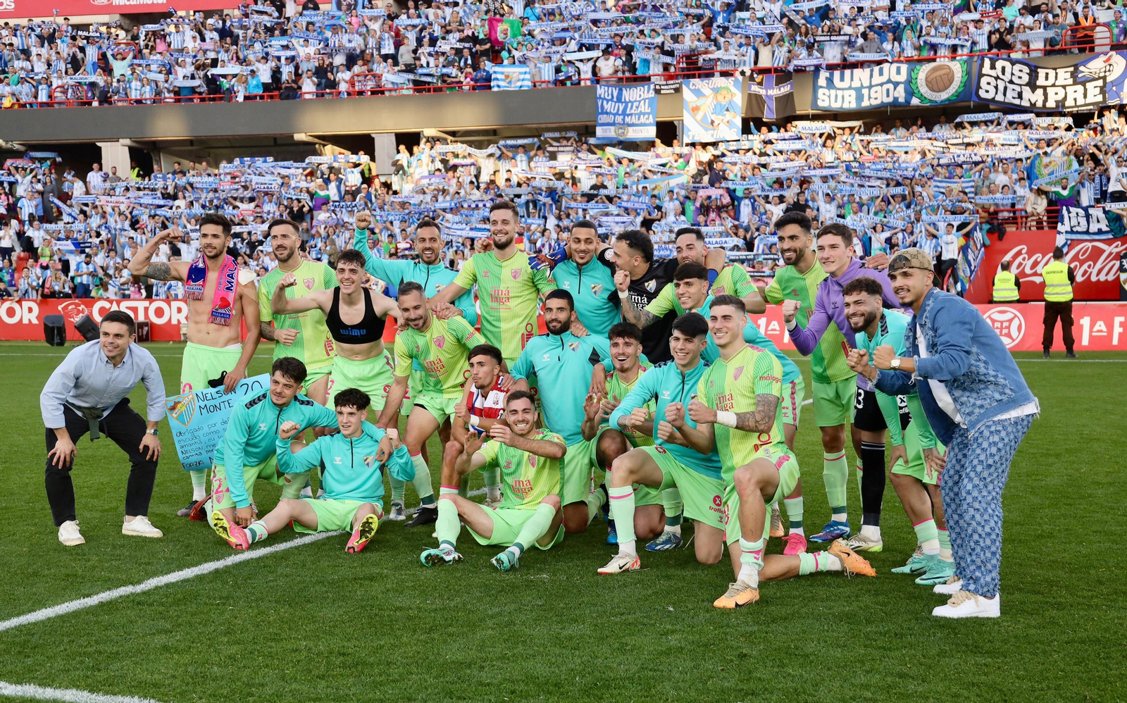 Jugadores y afición en Granada. Jugadores y afición en Granada.