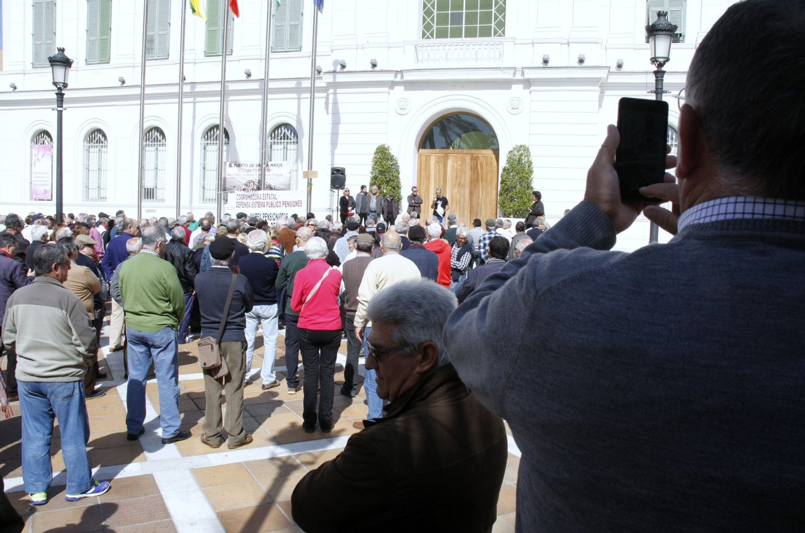 Continúan las protestas por las pensiones
