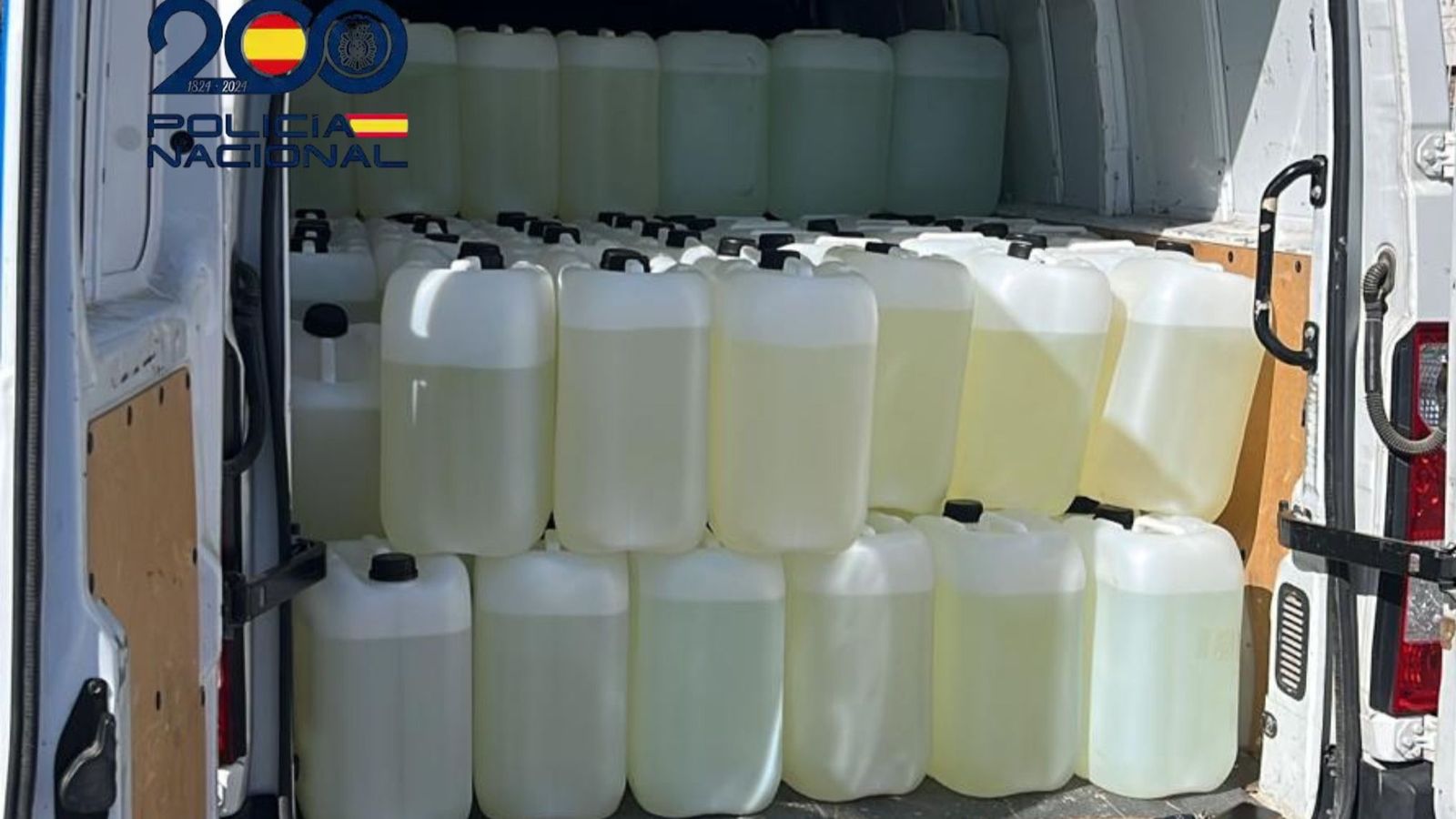 Petacas de combustible incautadas por la Policía Nacional en El Puerto de Santa María.