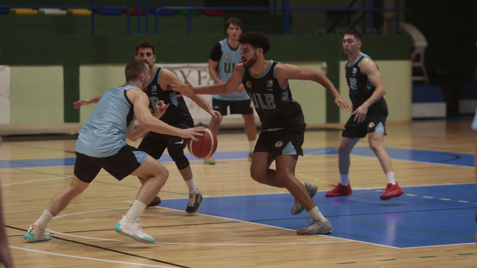 Las fotos del entrenamiento del ULB en el pabellón de la Línea