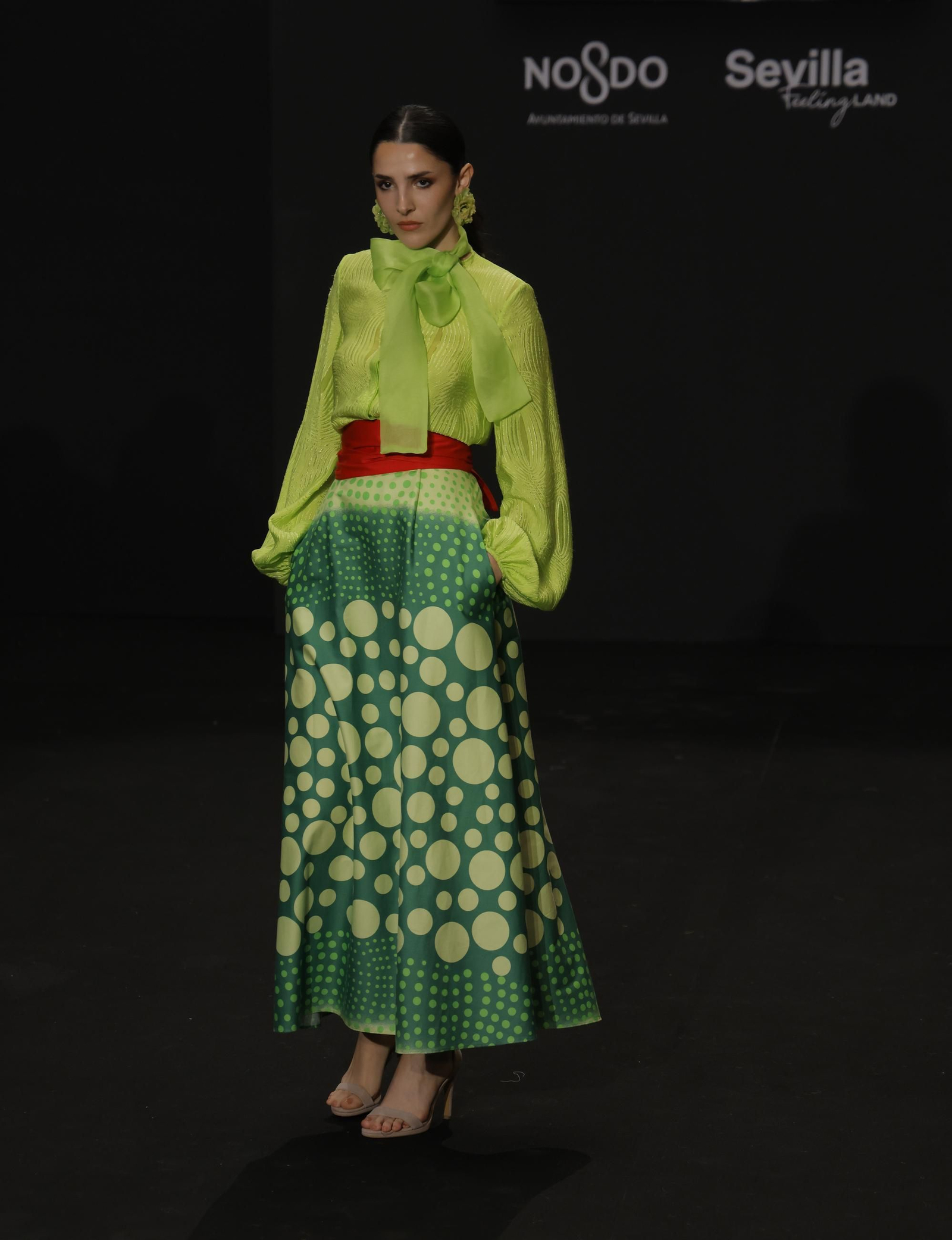 Emprende Lunares, el desfile de moda flamenca de DN Flamenca, que anticipa la Feria de Abril: todas las fotos.