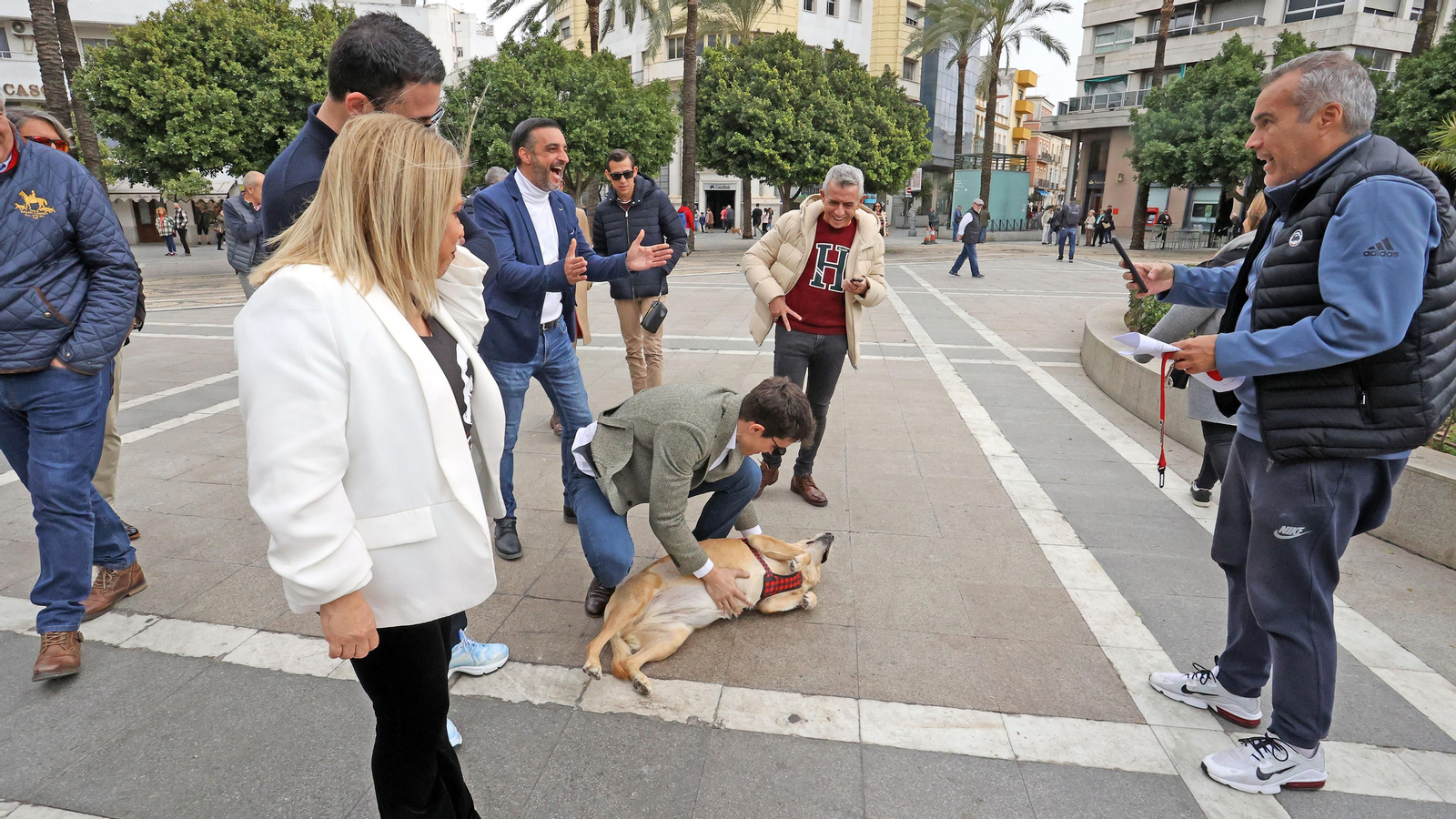 Visita a Jerez de famosos y artistas con el empresario José Luis López y Mamen Sánchez