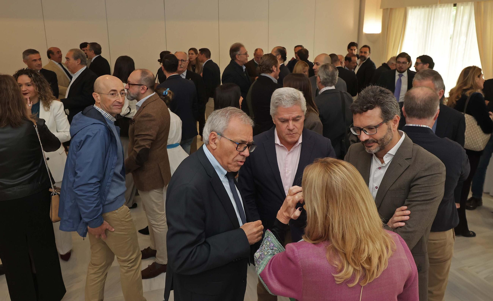 Fotos del Desayuno coloquio Nuevos retos del almacenamiento en la era de la bioenergía en Los Barrios y el Campo de Gibraltar de Europa Sur y Olivia Energy Group