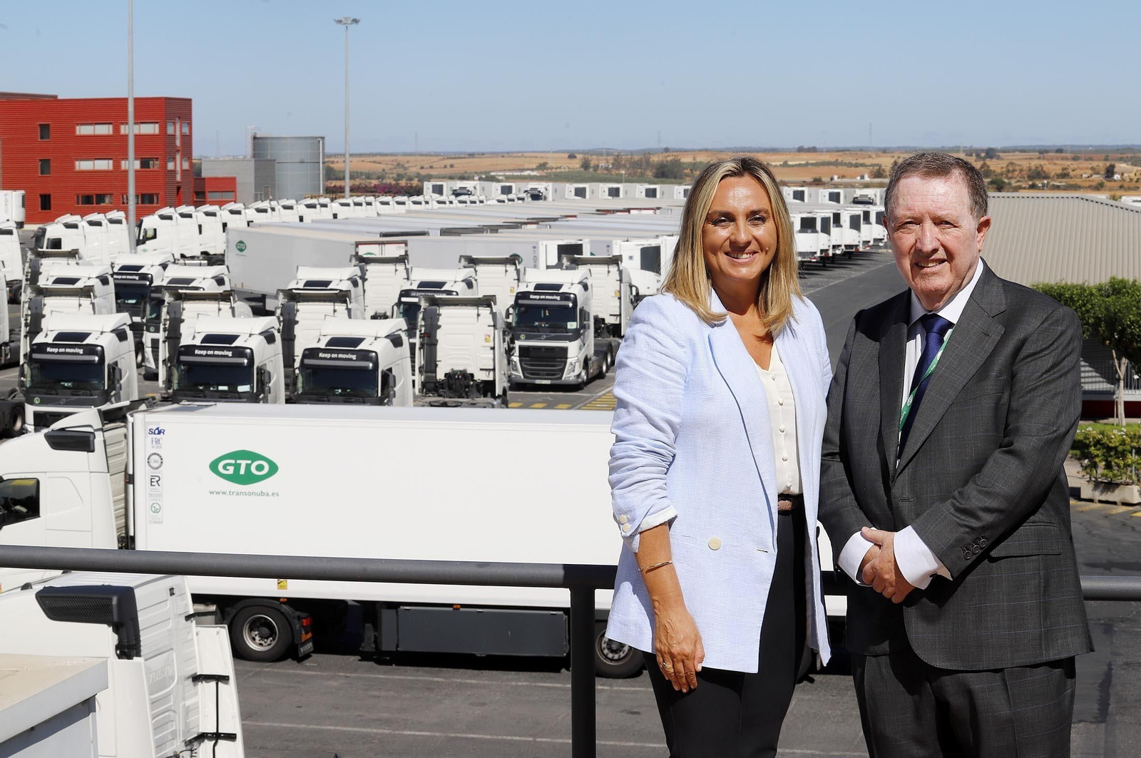 Imágenes de la visita de la consejera Marifrán Carazo a la empresa GTO en Niebla