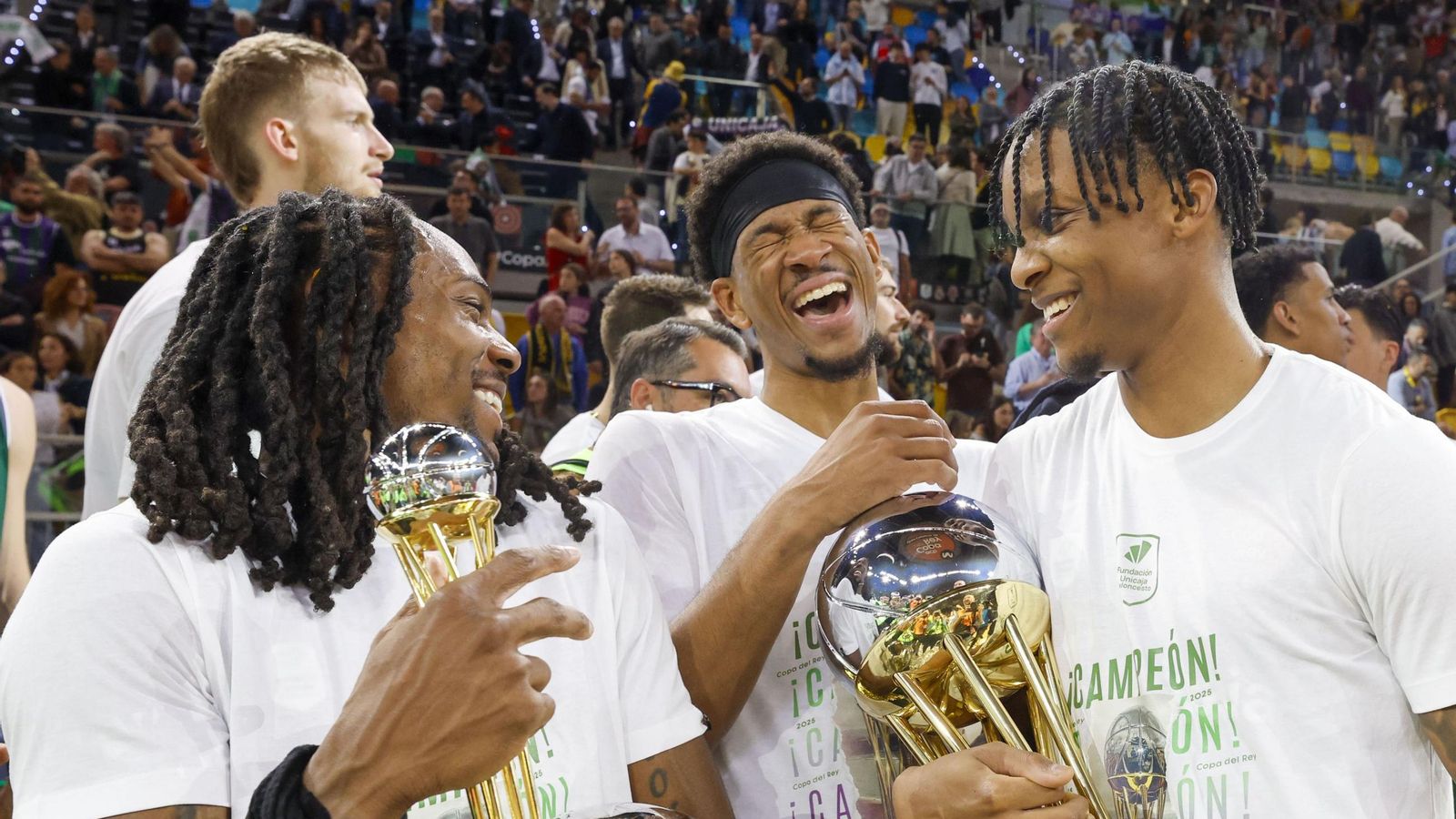 El Unicaja, campeón de Copa: Todas las imágenes del partido, la fiesta y la llegada a Málaga