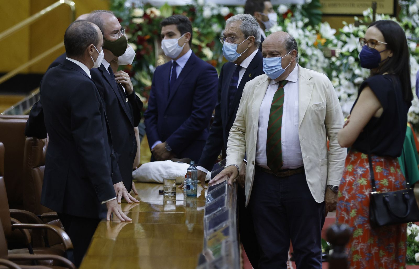 Las imágenes de la capilla ardiente de Manuel Clavero en el Parlamento de Andalucía
