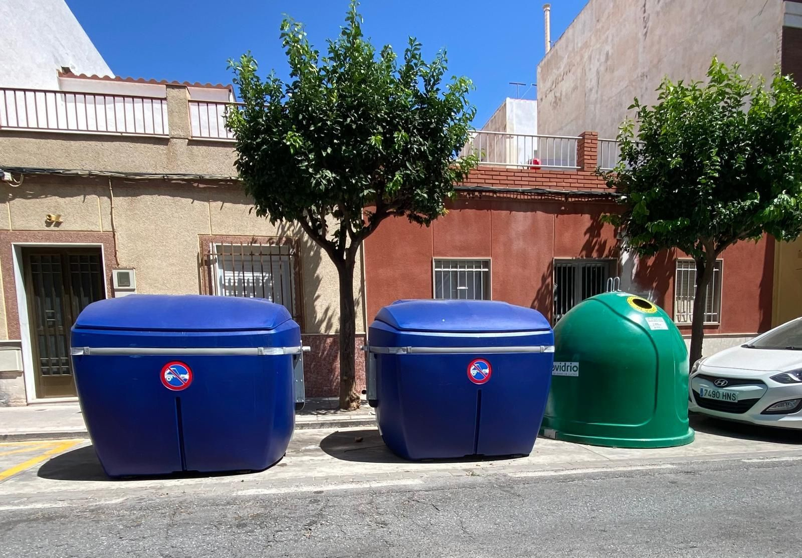 Los nuevos contenedores de la calle Santísimo de Motril