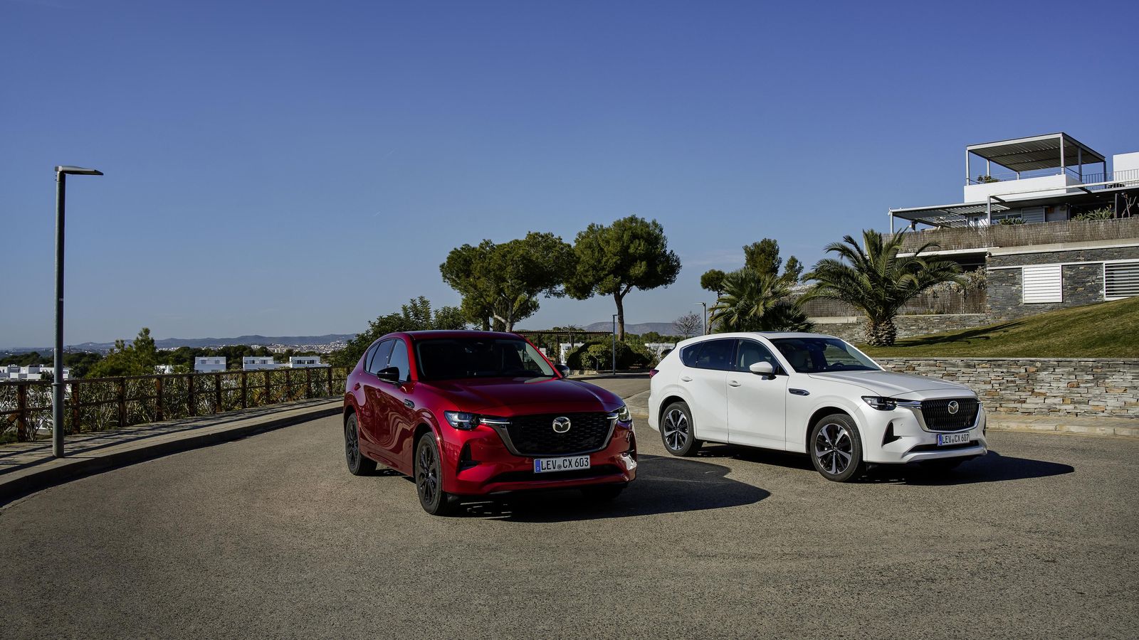 El precio "desde" de estos CX-60 arranca en unos 49.000 euros.