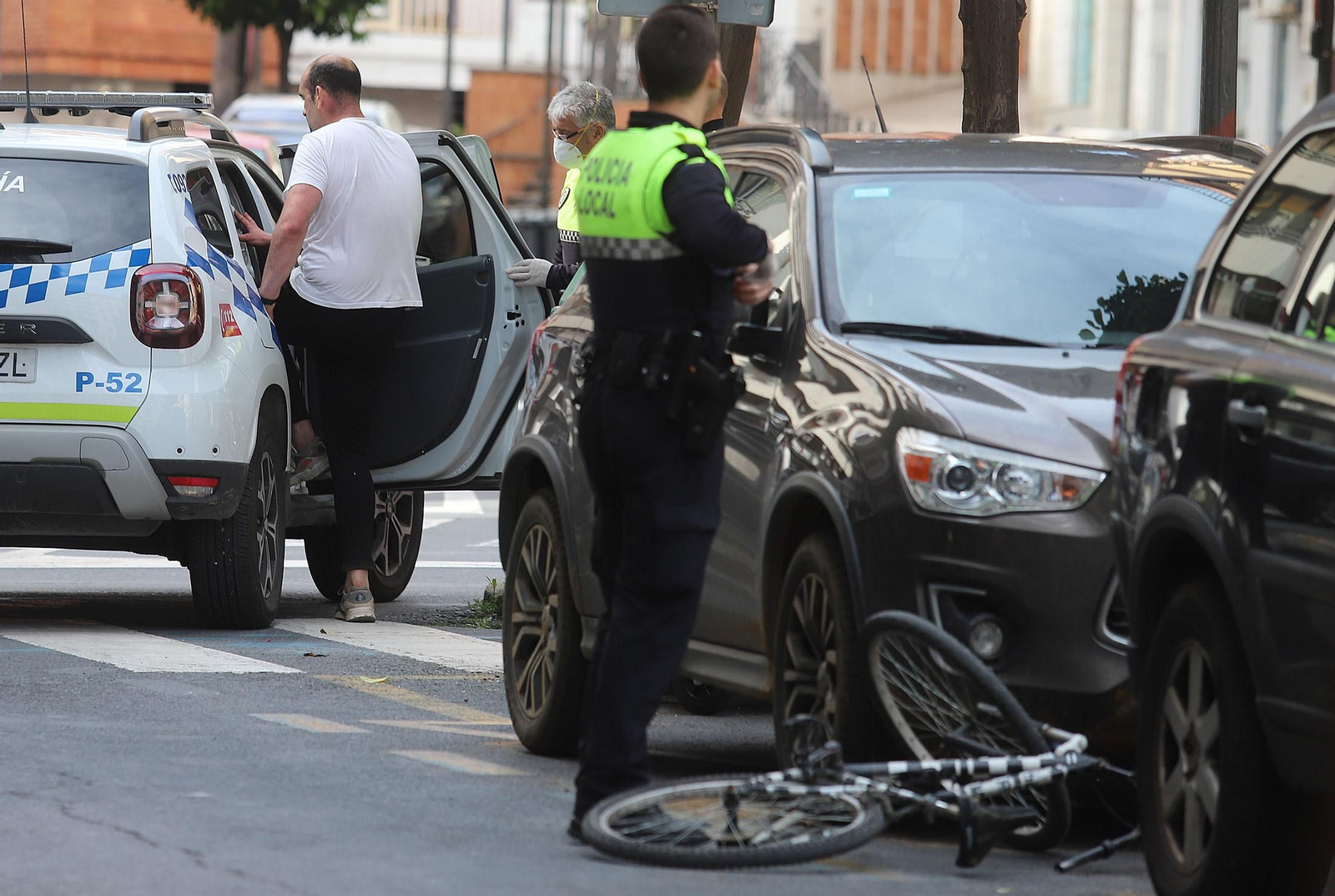 Persecución a un ciclista con el estado de alarma en Huelva