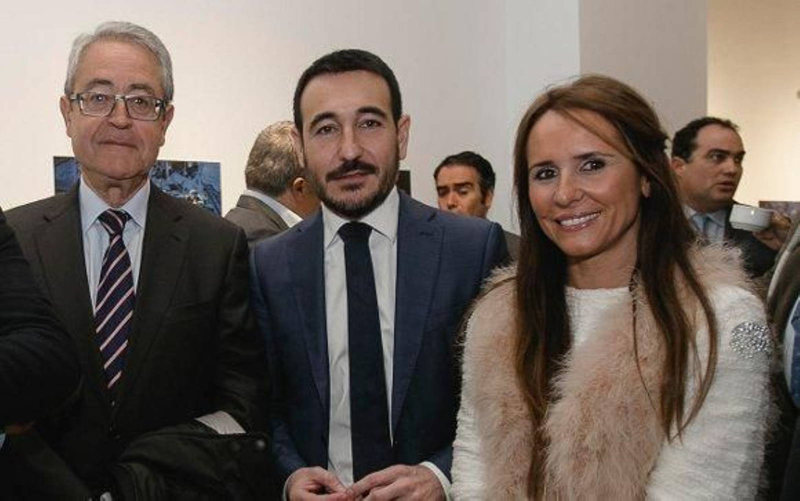 Francisco Calero acompañando al actual delegado del gobierno de la Junta, Fernando López Gil y la delegada de Empleo, Gemma Pérez.

Foto: Lourdes de Vicente