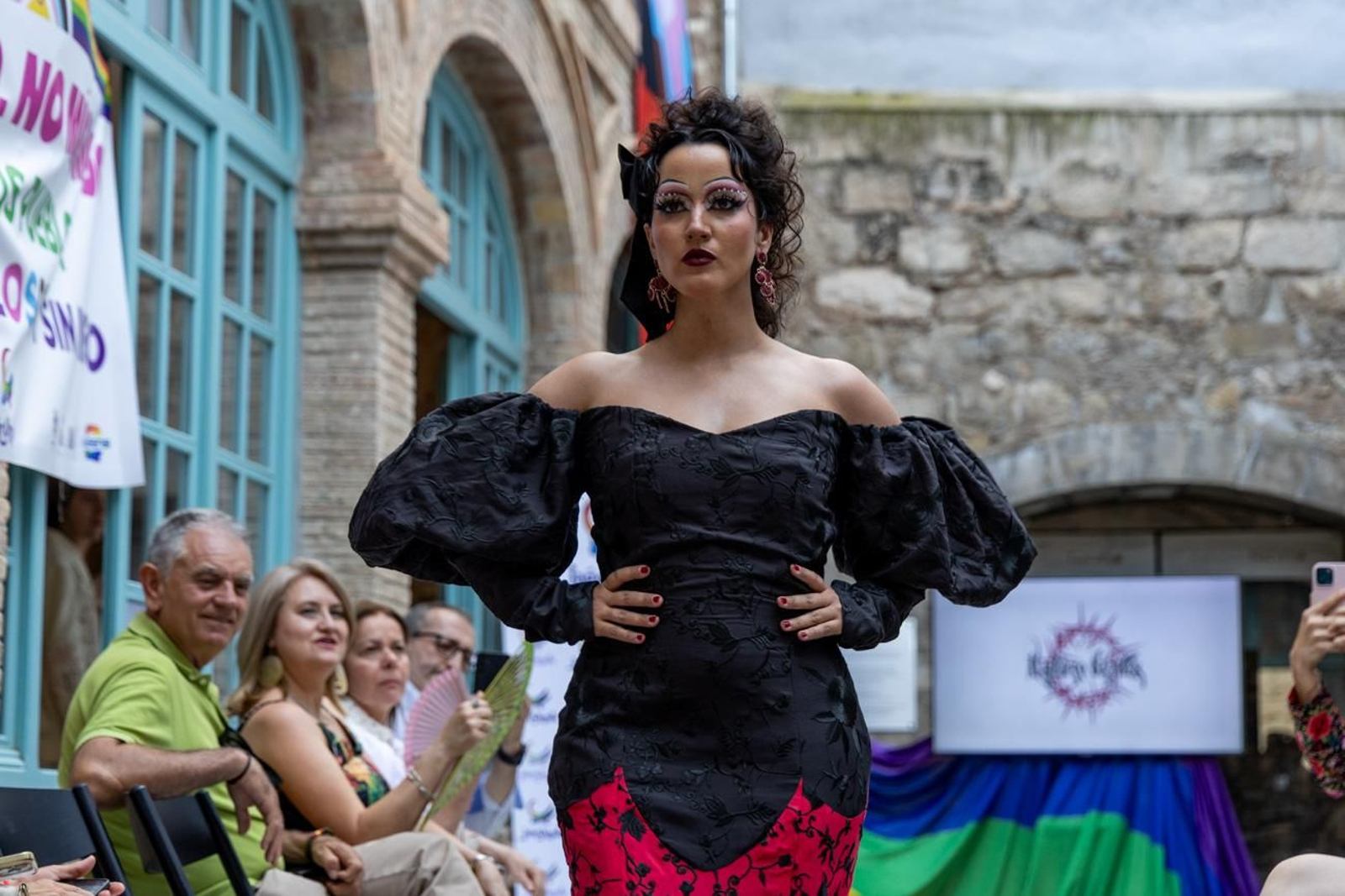 Alberto Batres, el diseñador jiennense presenta sus creaciones en el evento en el que se aborda cómo performar el género a través de la moda