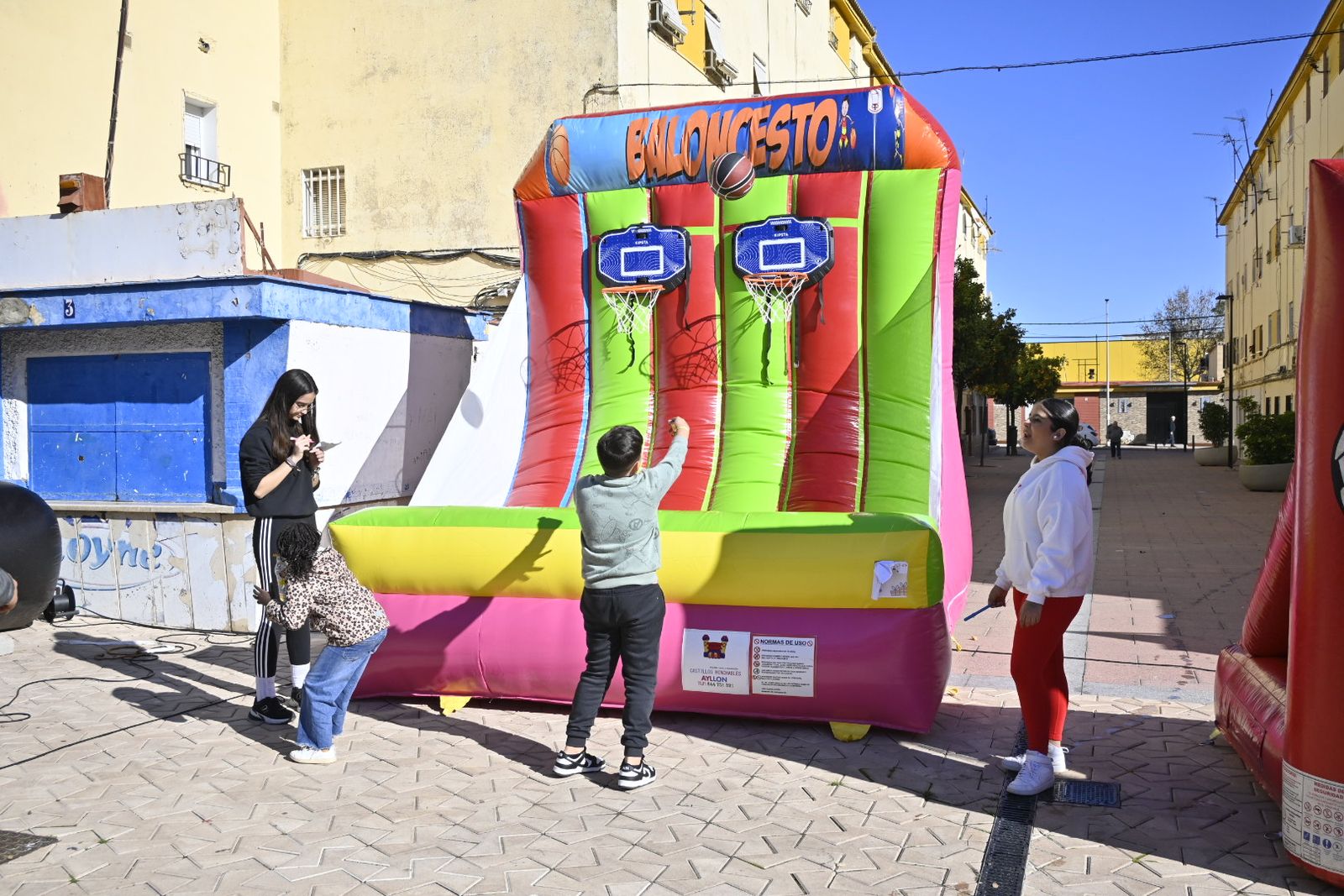 Las fotografías de los juegos de navidad para los niños de Pérez Cubillas