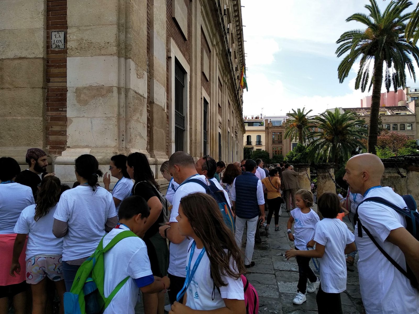 en la esquina del Archivo de Indias se juntaban las cosas de la gimcana y de la exposición.
