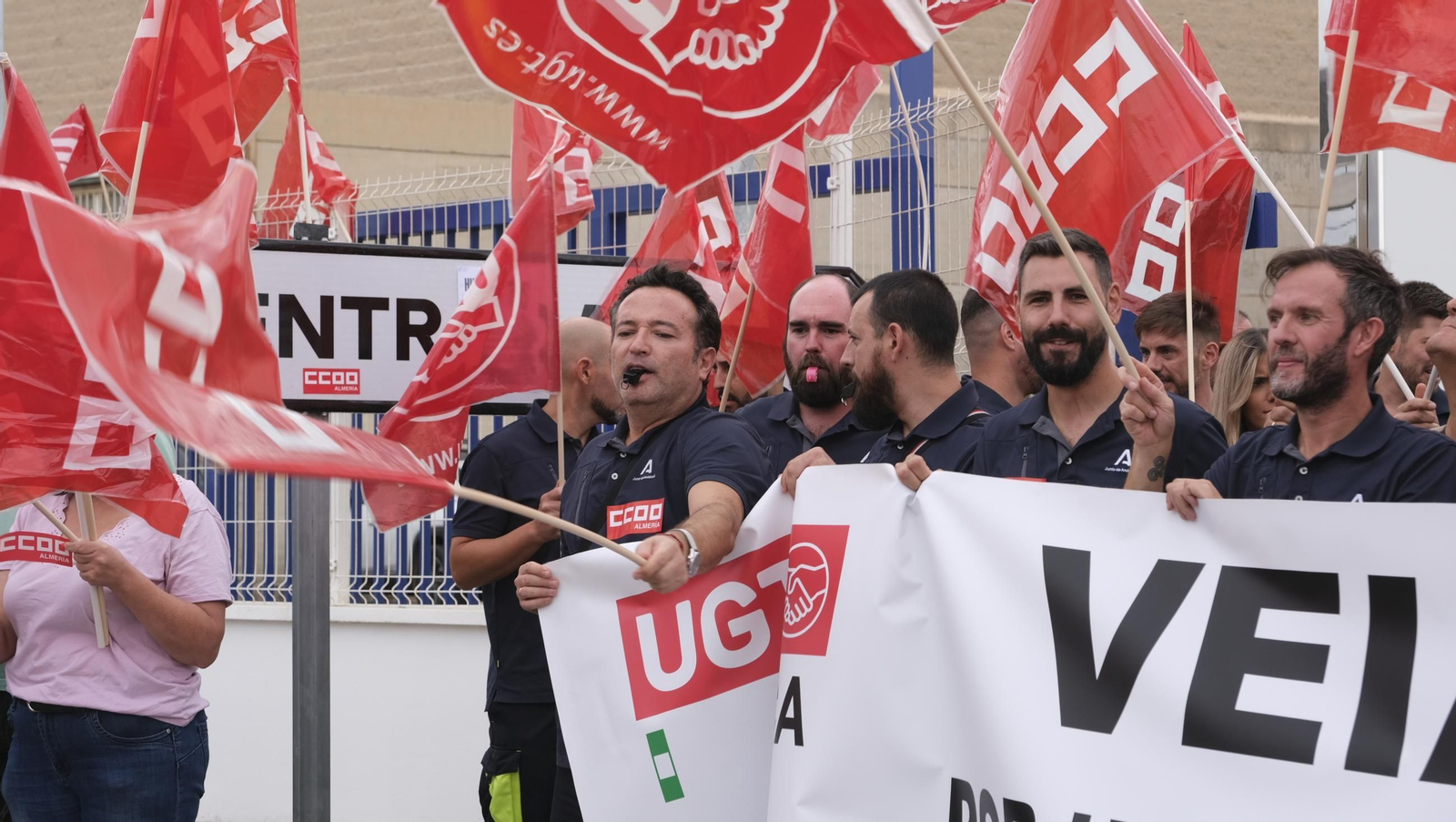 Los trabajadores de ITV-VEIASA de huelga general, en imágenes