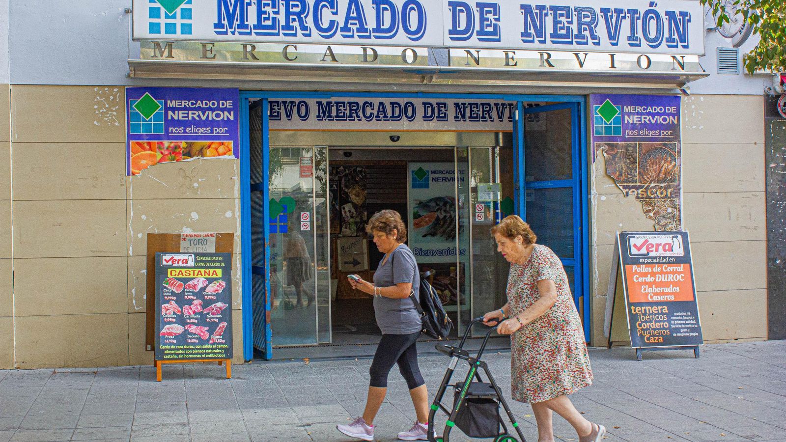 Entrada principal al Mercado de Nervión. Entrada principal al Mercado de Nervión.