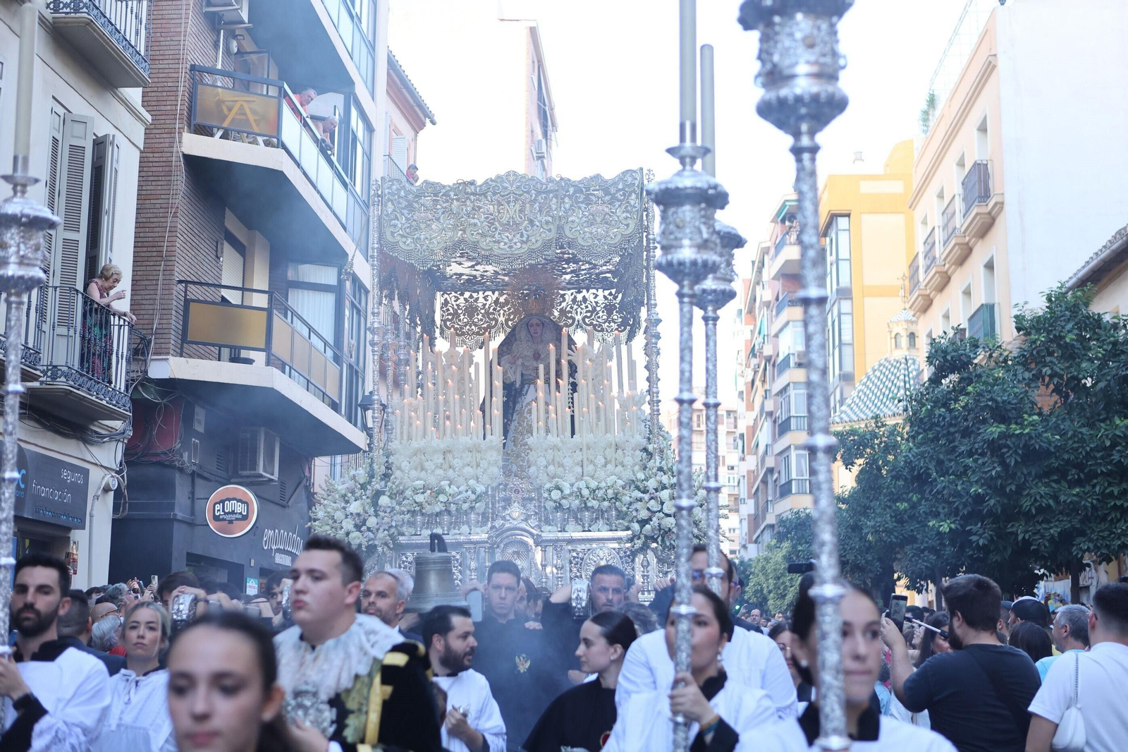 Las fotos de la procesión de Nuestra Señora de la Caridad por el barrio de la Victoria