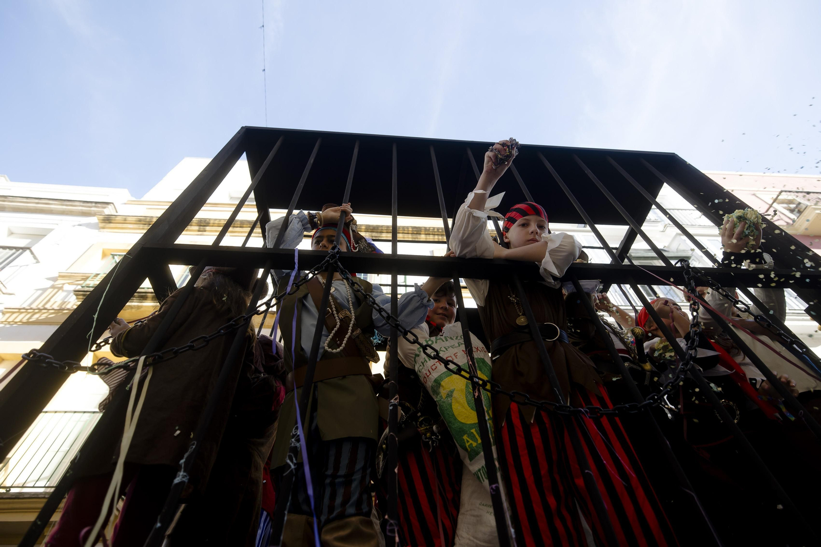 Búscate en las imágenes de la cabalgata de carnaval del Puerto de Santa María