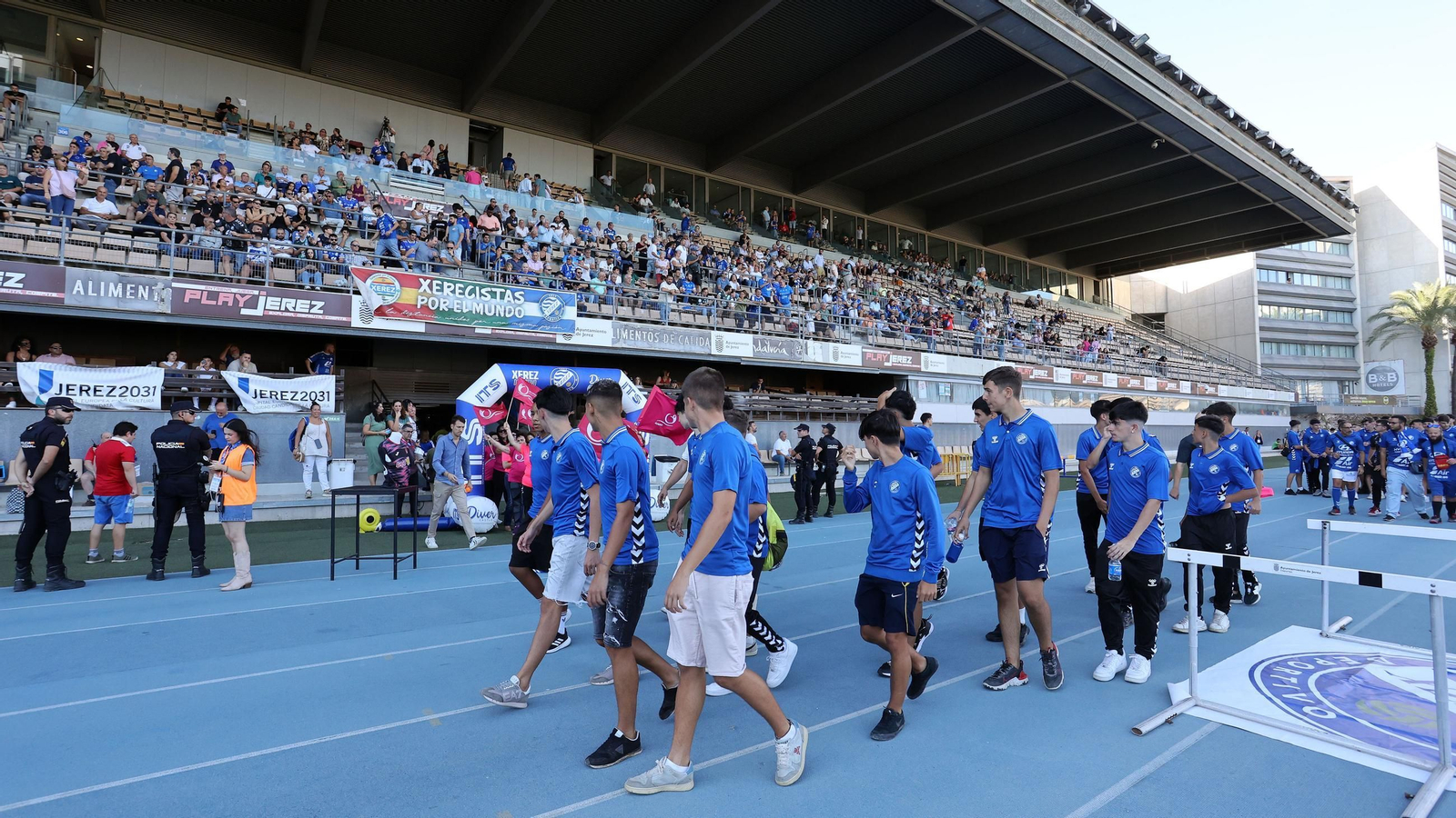 Imágenes del Xerez DFC contra el Águlas FC en Chapín