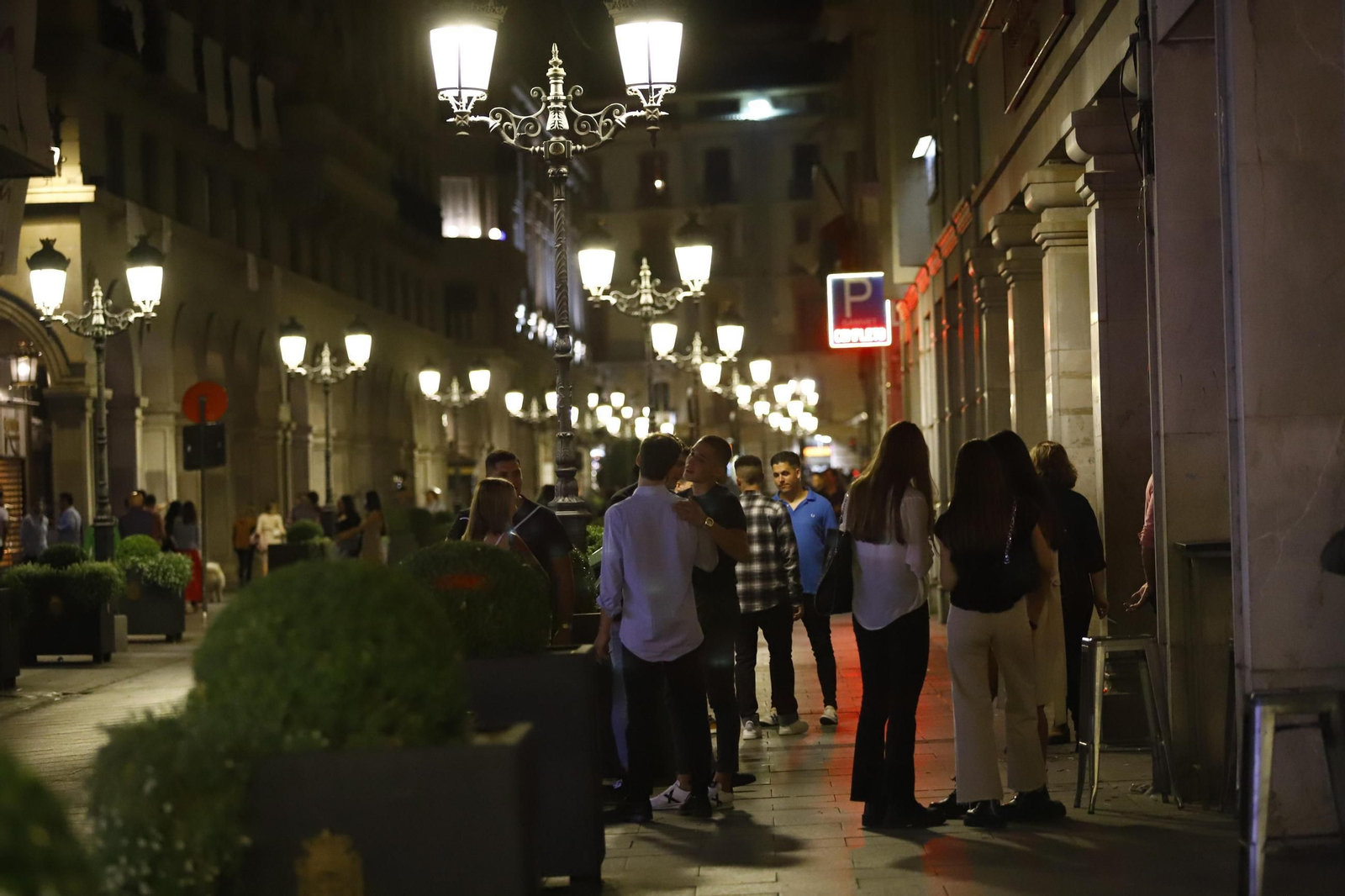 Imagen de archivo de la calle Ganivet de noche.