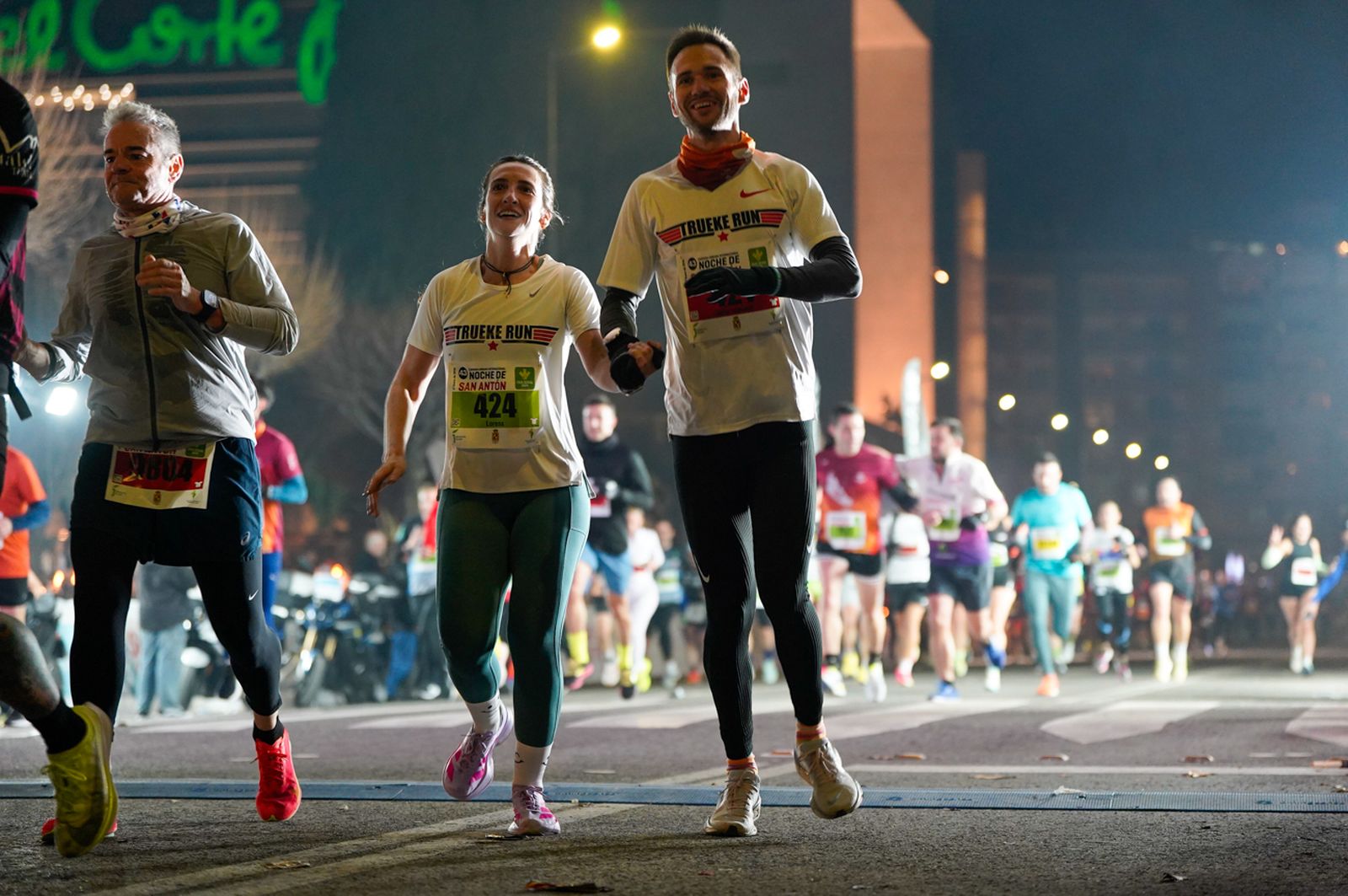 En imágenes: búscate en tu llegada a meta de la Carrera de San Antón 2026 (8)