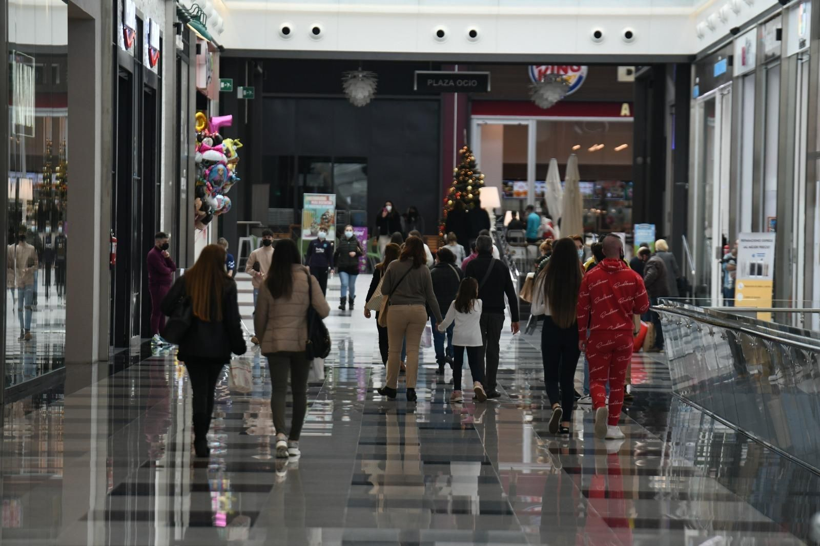 Así ha sido la primera mañana de los centros comerciales de Granada con la nueva movilidad