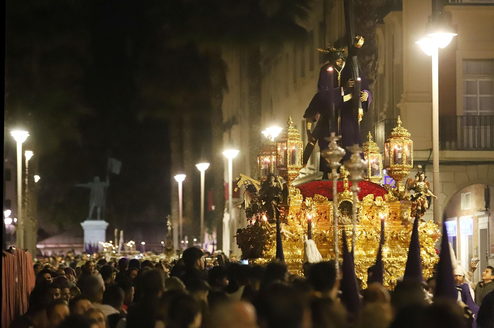 Imágenes del Nazareno en la madrugá de Huelva