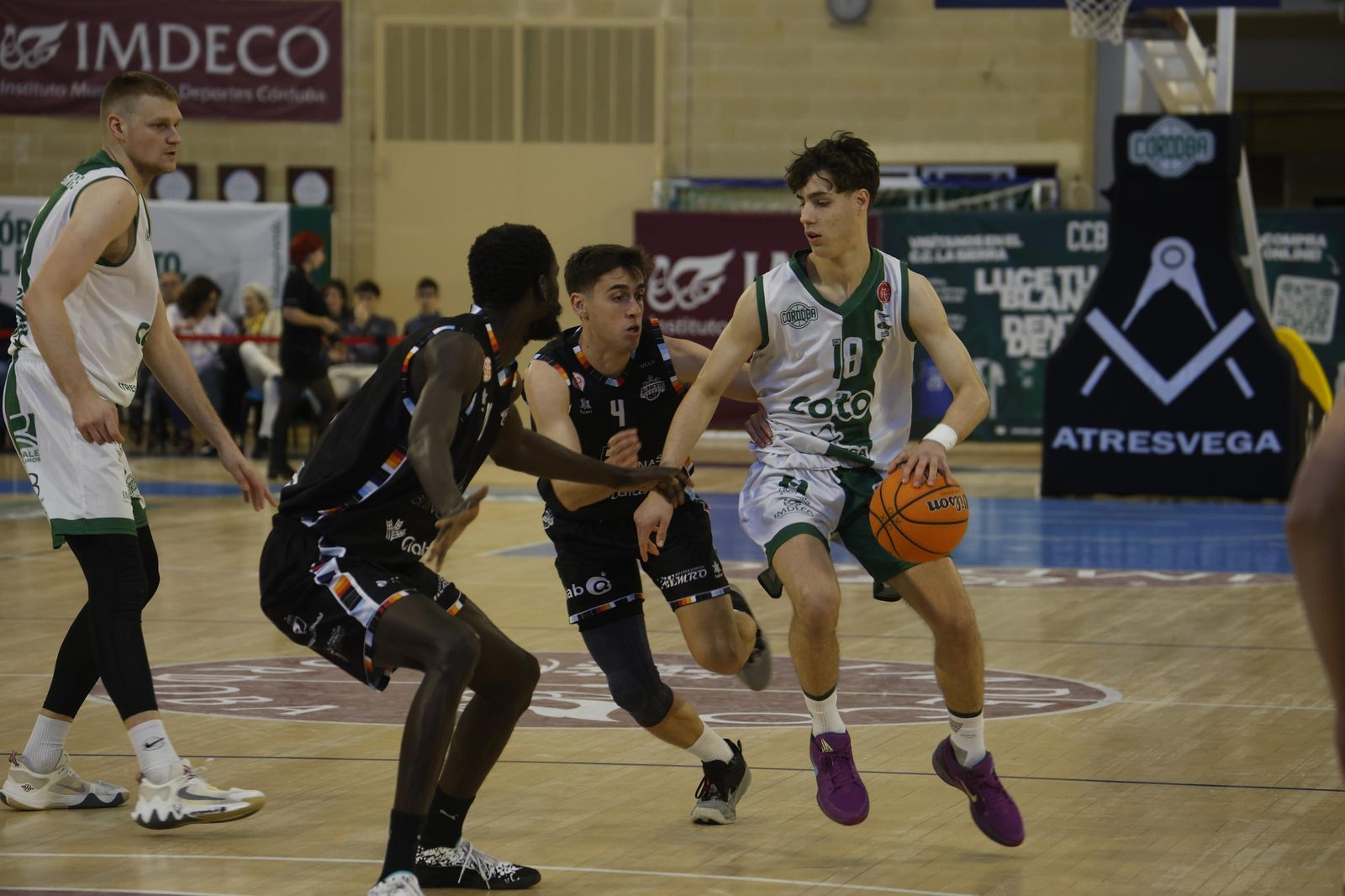 Las mejores fotos del ambiente en Vista Alegre para el Coto Córdoba - Albacete