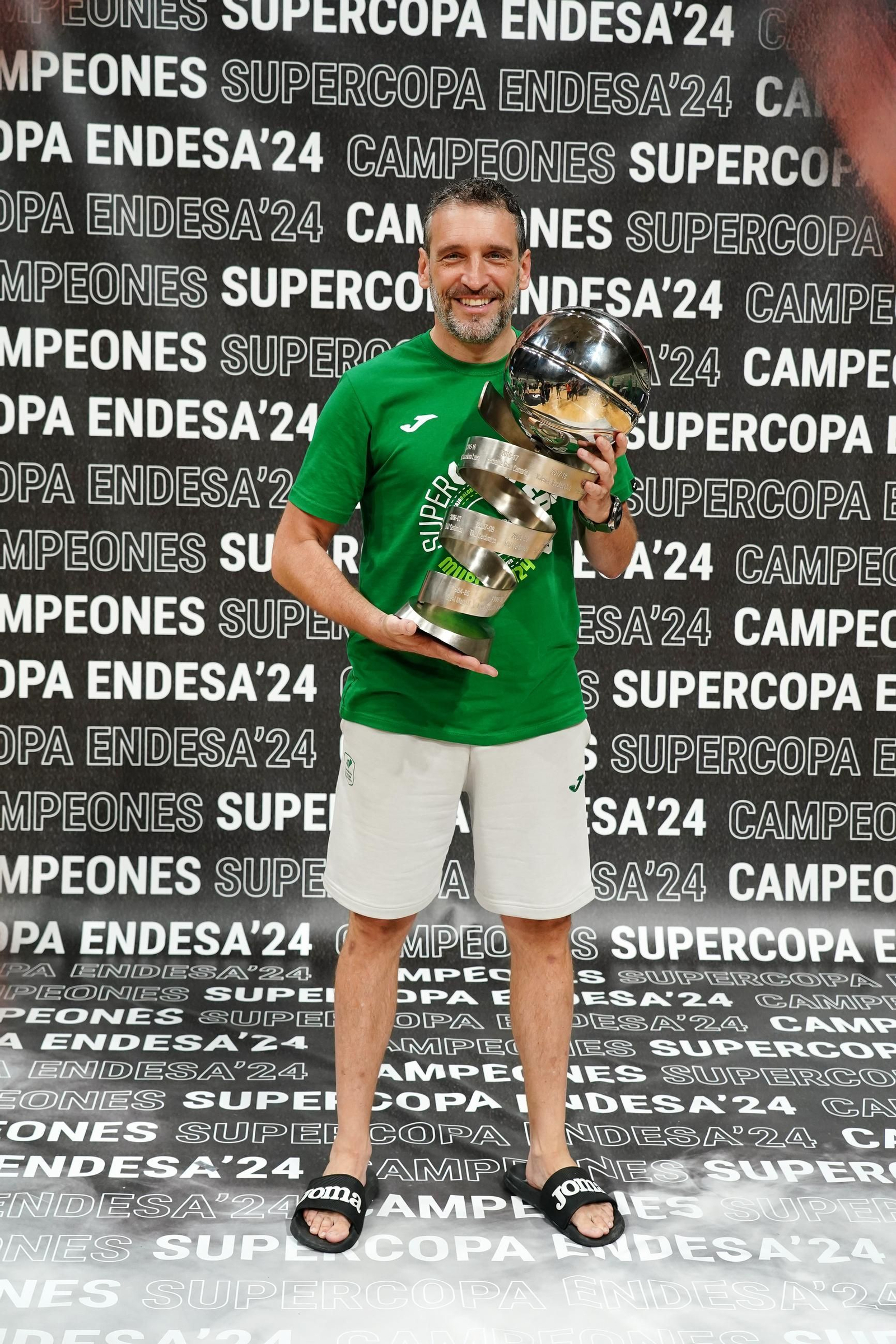 La sesión de fotos de los supercampeones de la ACB